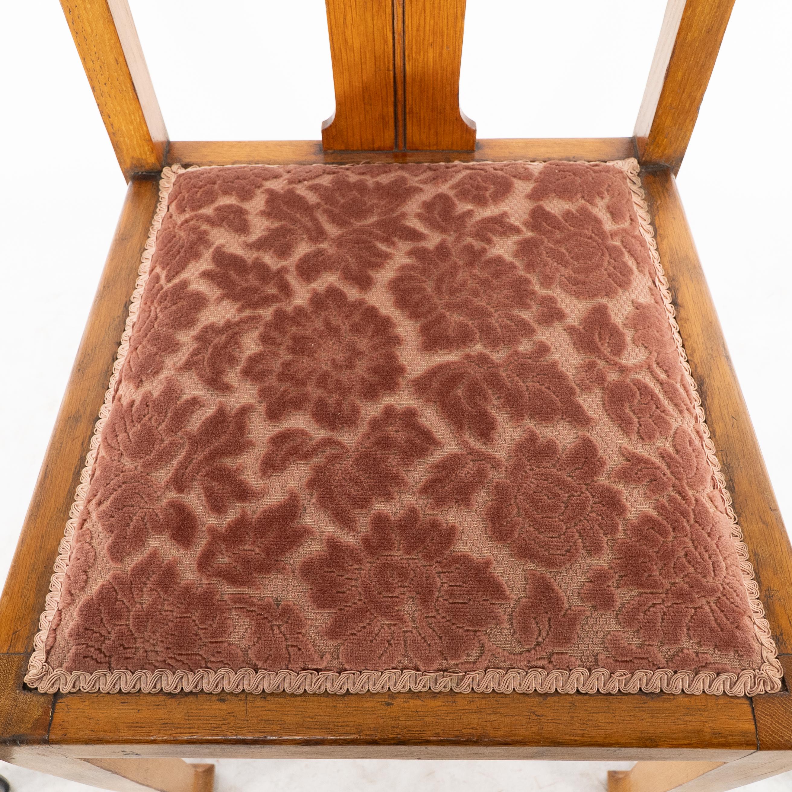Wylie and Lochhead Glasgow. A set of six Arts and Crafts oak dining chairs For Sale 11