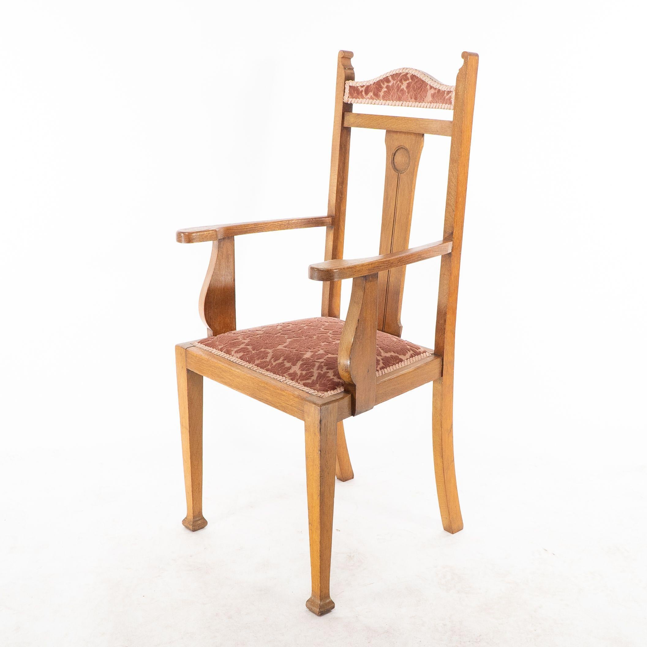 Wylie and Lochhead Glasgow. A set of six Arts and Crafts oak dining chairs For Sale 1