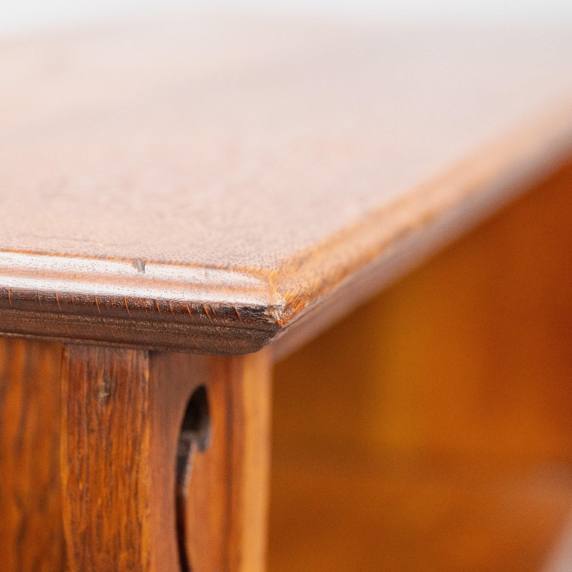 Wylie and Lochhead, in the style of. Arts and Crafts oak bookcase with cupboard For Sale 14