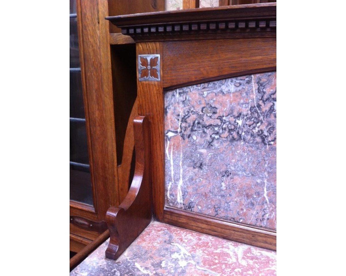 Wylie & Lochhead Arts & Crafts Dreiteilige Eichenholz-Schlafzimmergarnitur mit Zinn-Intarsien aus Eichenholz (Frühes 20. Jahrhundert) im Angebot