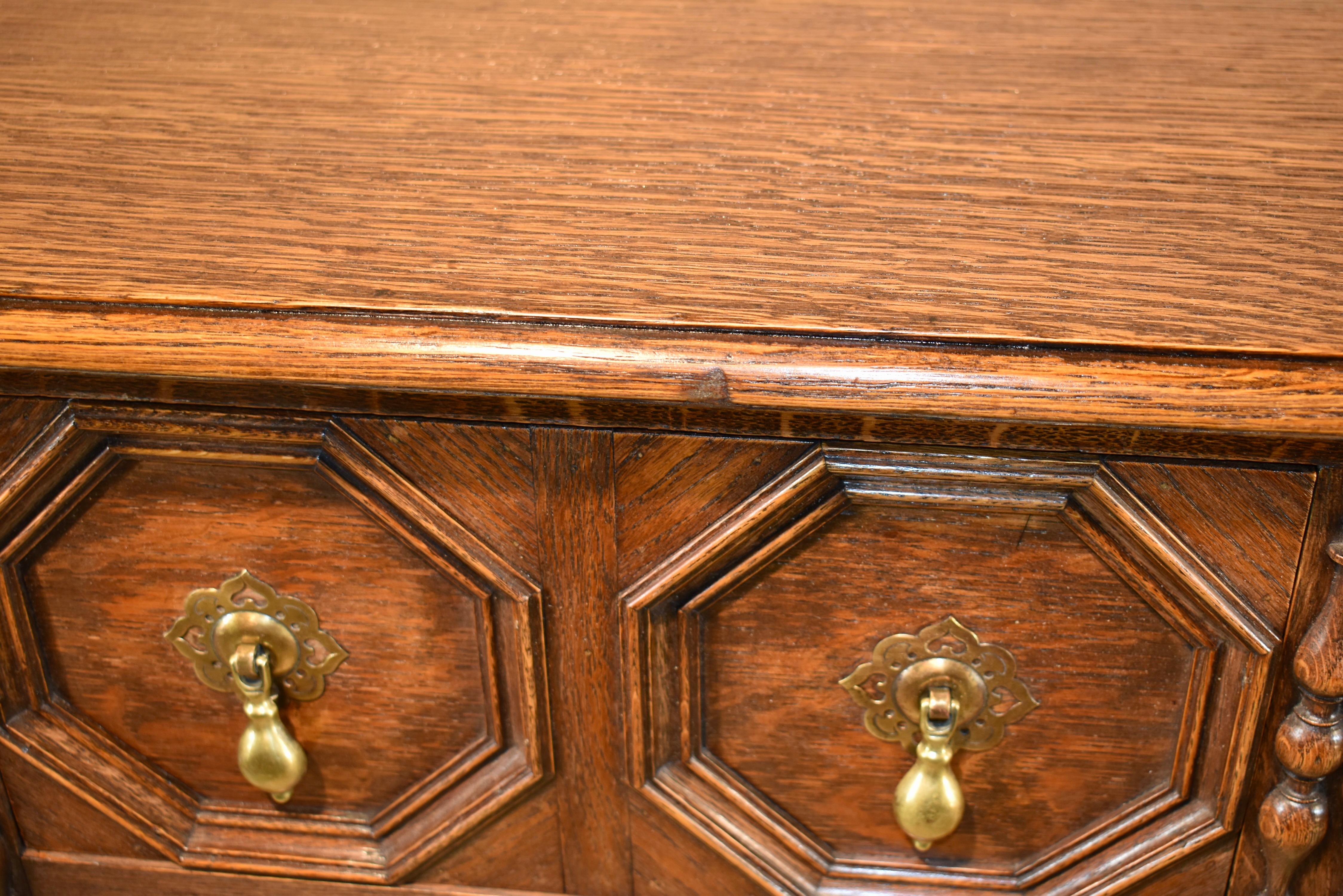 Wylie & Lochhead Server geometrico edoardiano in Oak in vendita 2
