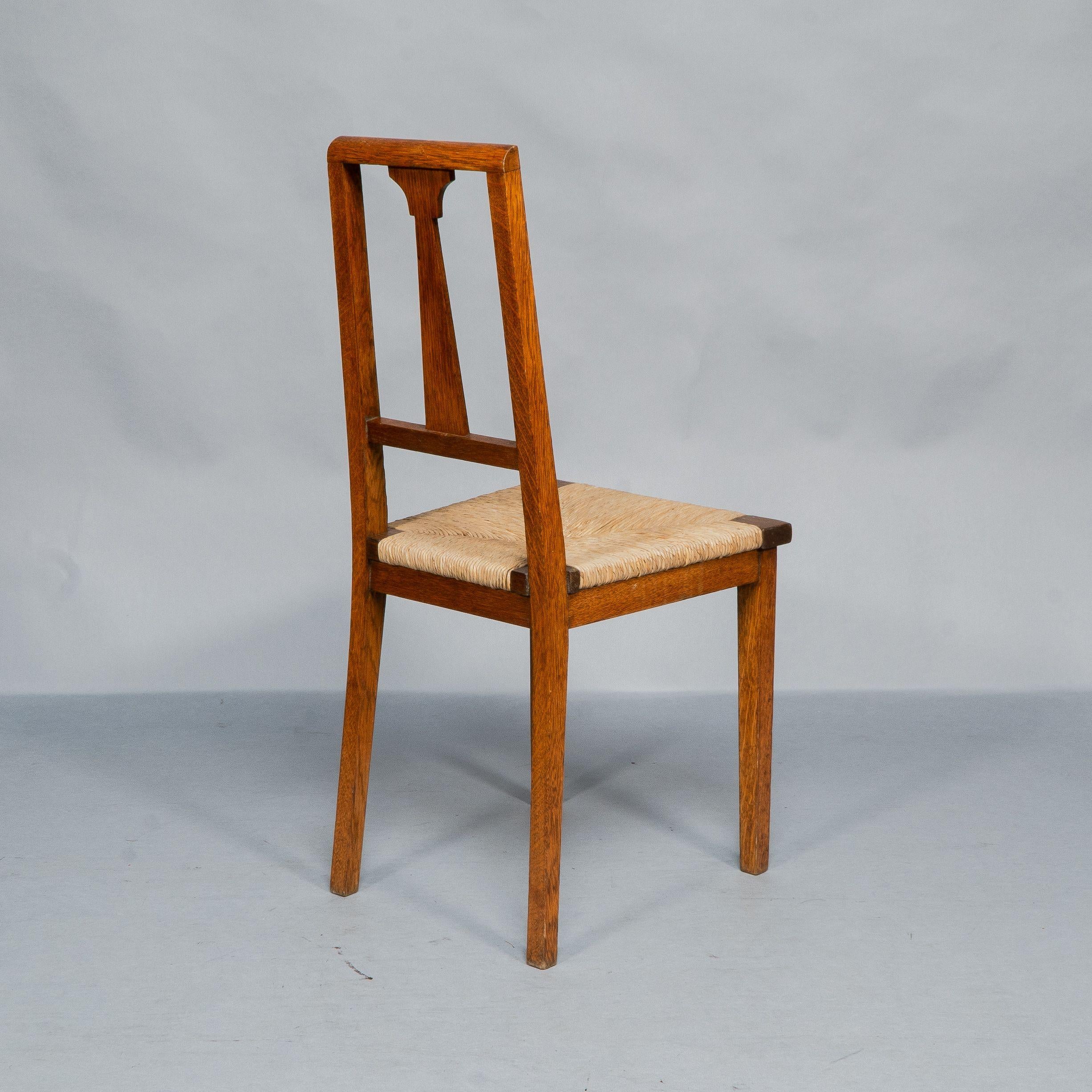 Wylie & Lochhead. Pareja de sillas auxiliares Arts & Crafts de roble en venta 3