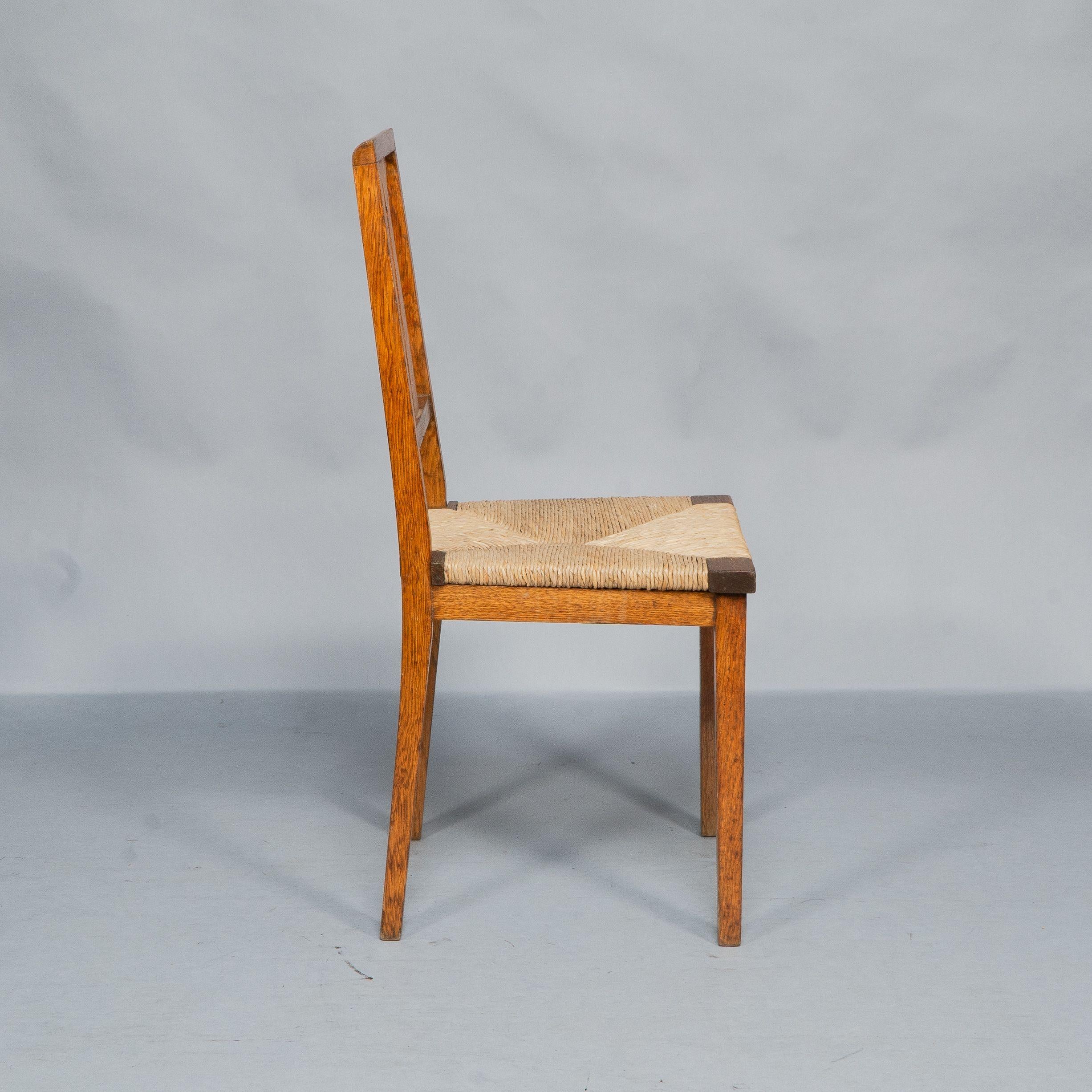 Wylie & Lochhead. Pareja de sillas auxiliares Arts & Crafts de roble en venta 4