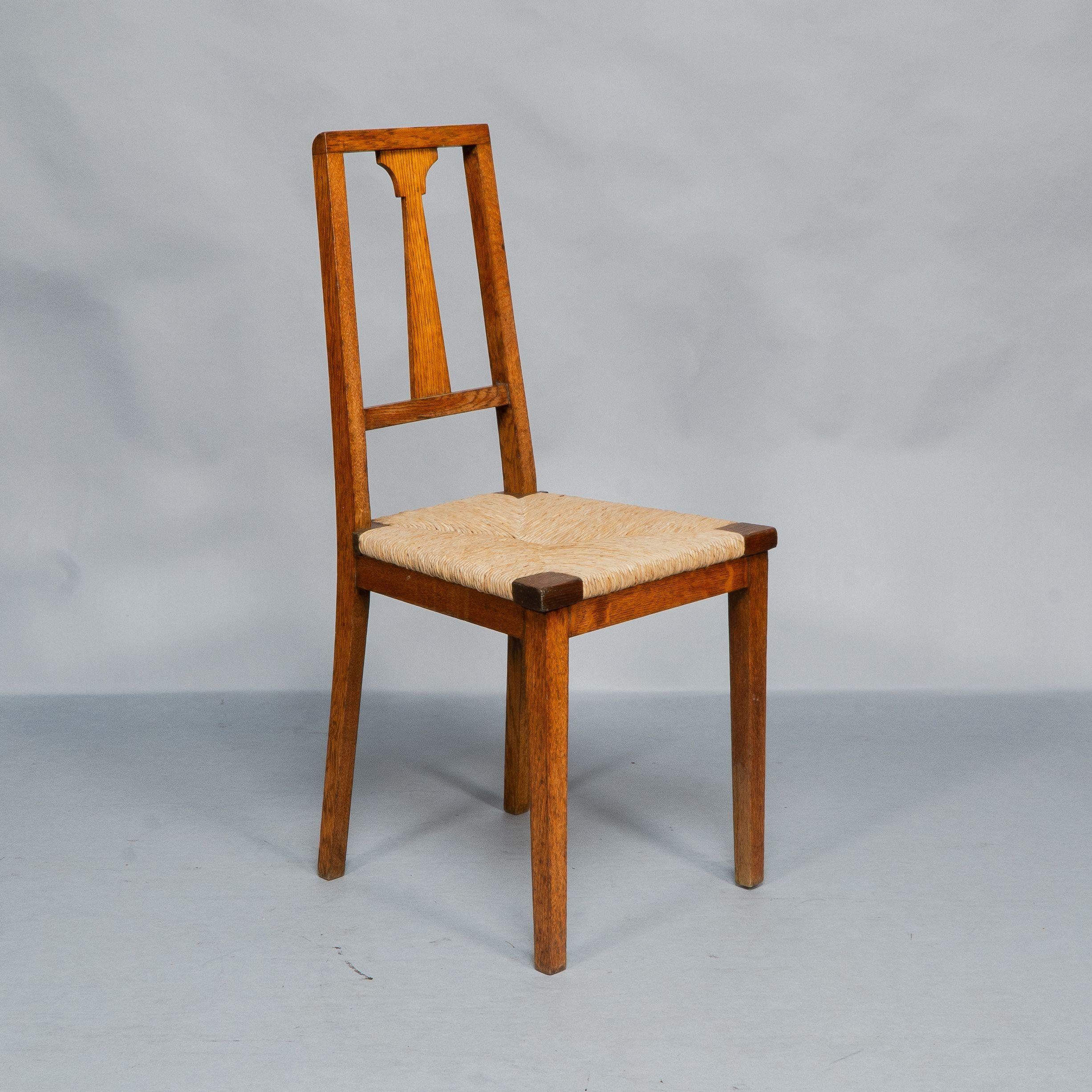 Wylie & Lochhead. Pareja de sillas auxiliares Arts & Crafts de roble en venta 5