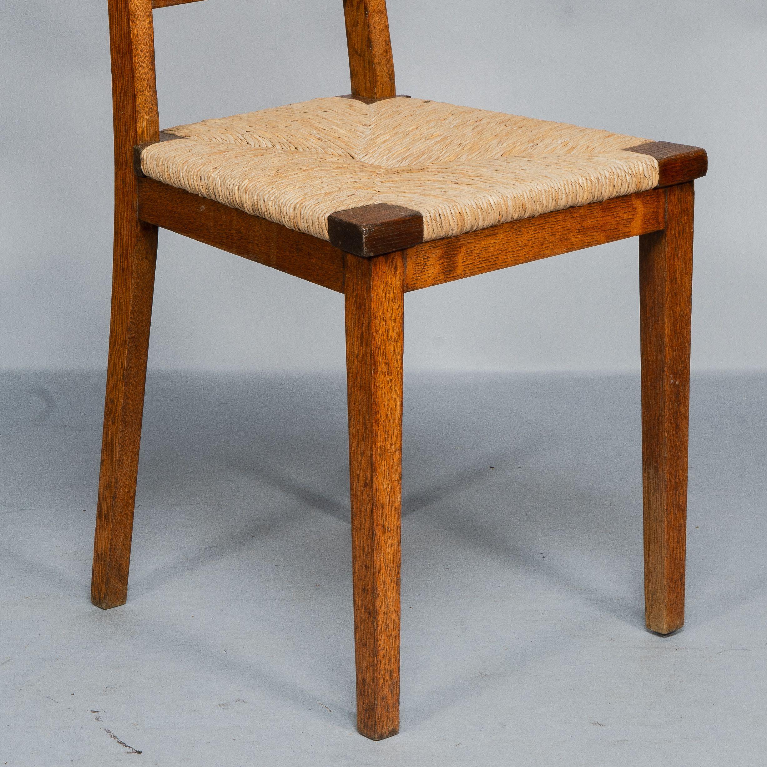 Wylie & Lochhead. Pareja de sillas auxiliares Arts & Crafts de roble en venta 6