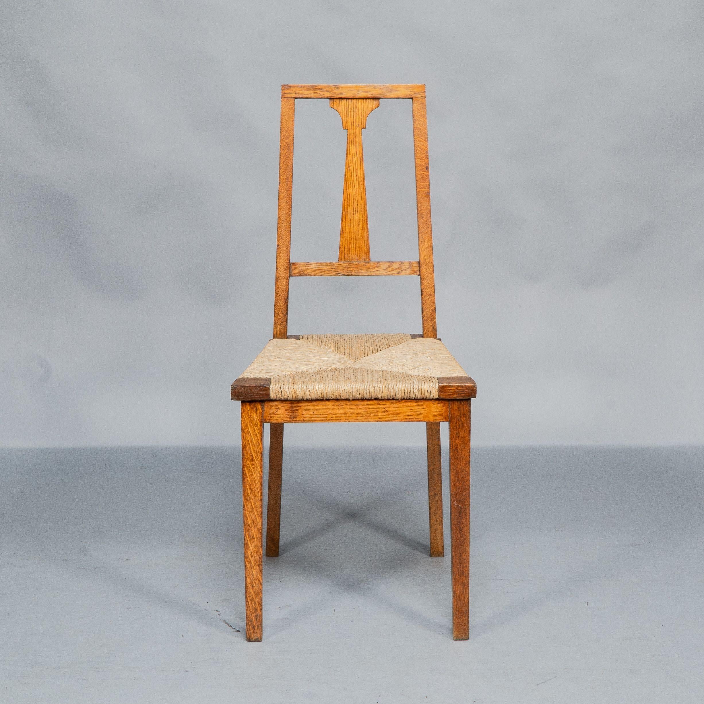 Wylie & Lochhead. Pareja de sillas auxiliares Arts & Crafts de roble en Bueno estado para la venta en London, GB