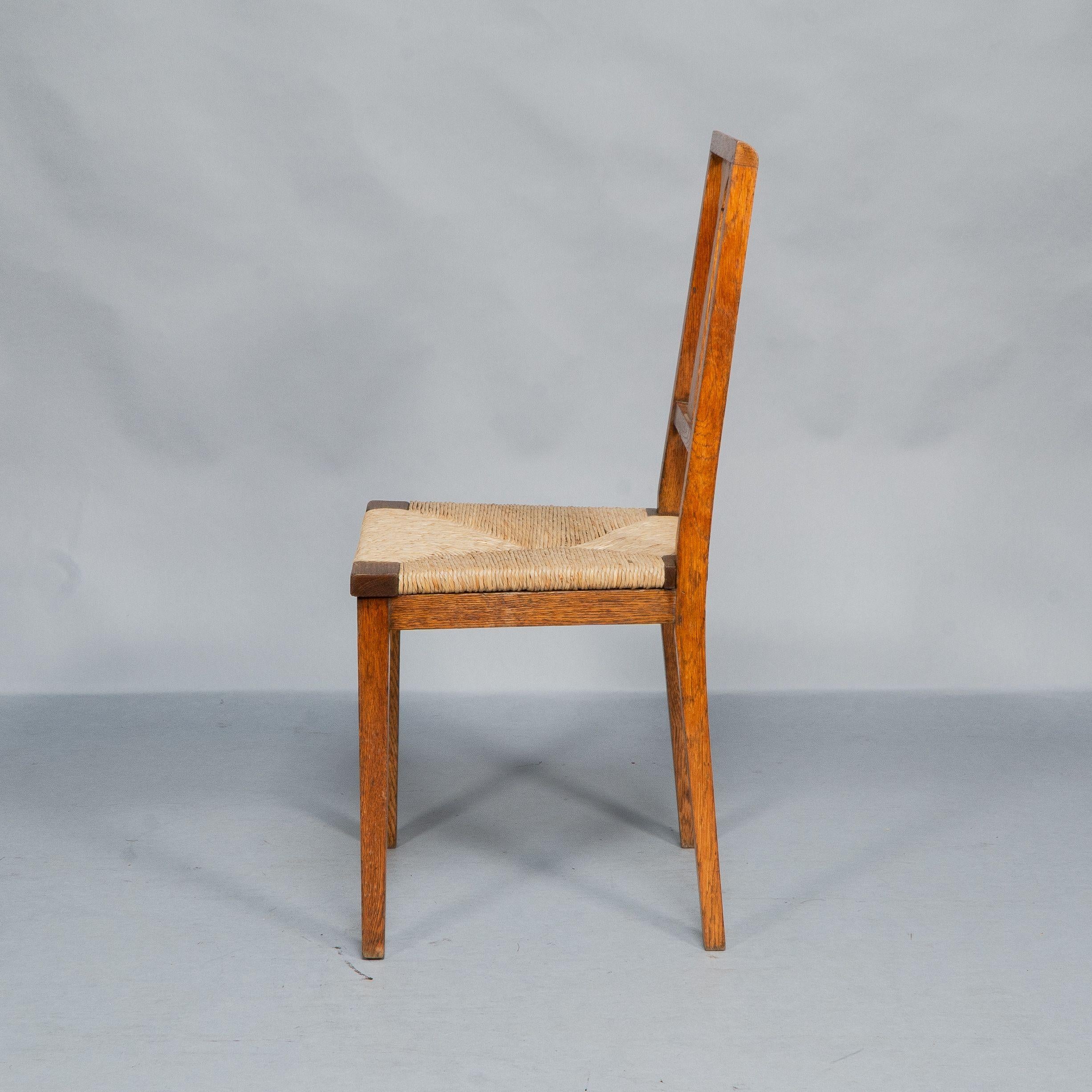 Wylie & Lochhead. Pareja de sillas auxiliares Arts & Crafts de roble Roble en venta