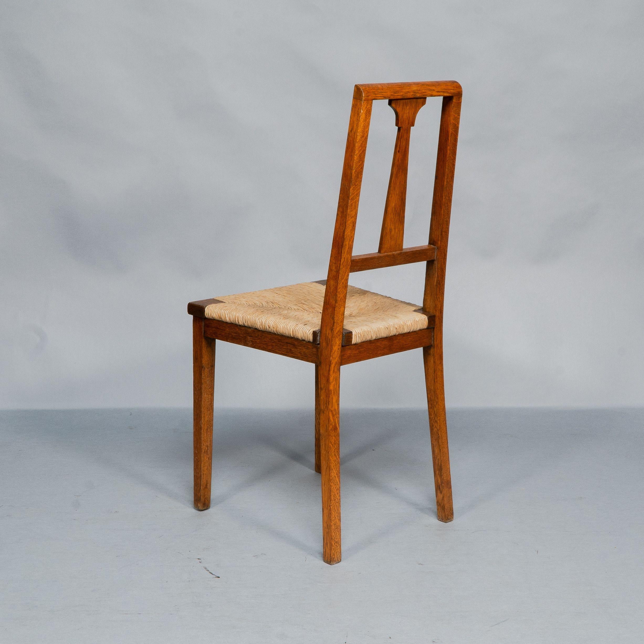 Wylie & Lochhead. Pareja de sillas auxiliares Arts & Crafts de roble en venta 1