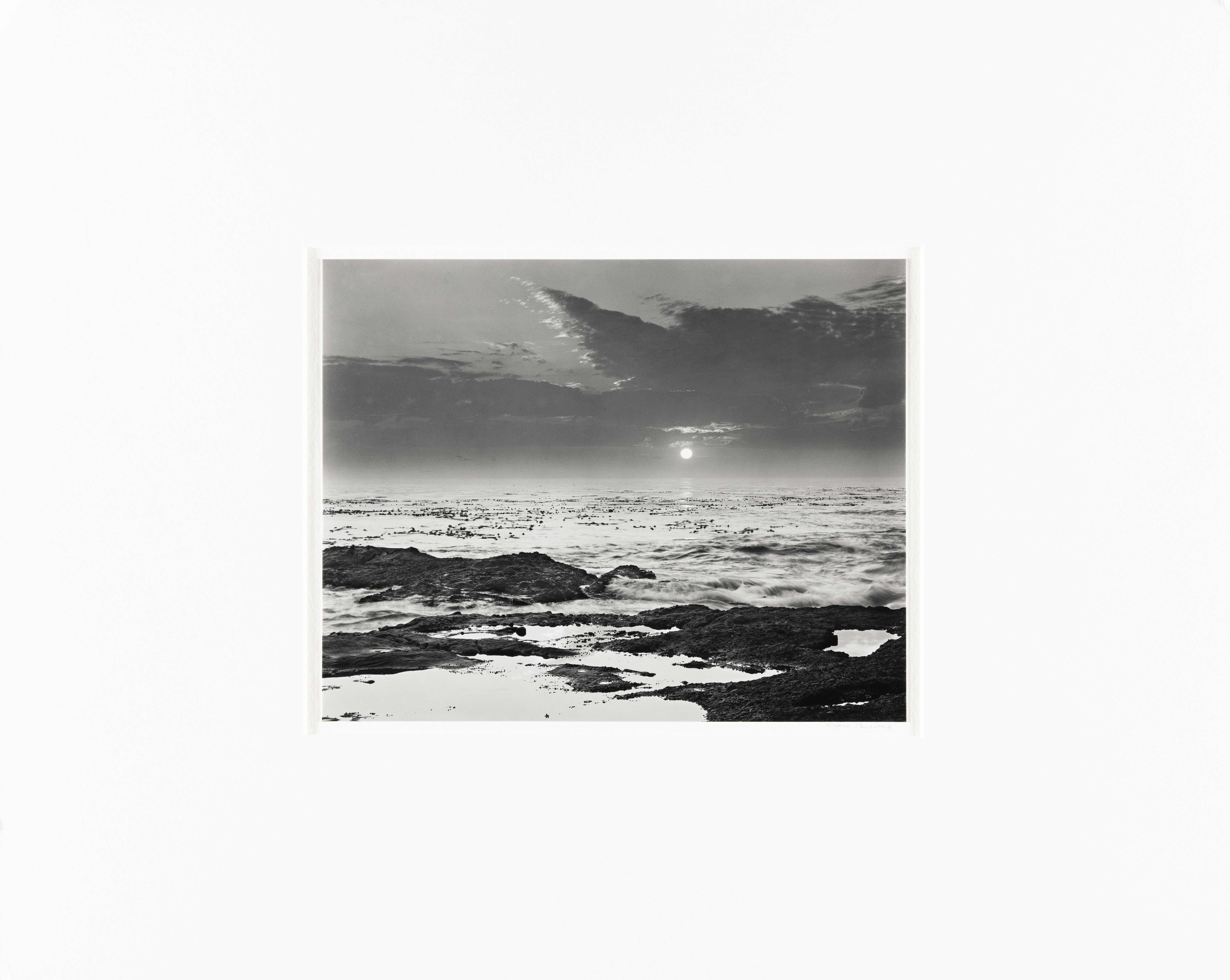 Sonnenuntergang, Big Sur – Photograph von Wynn Bullock