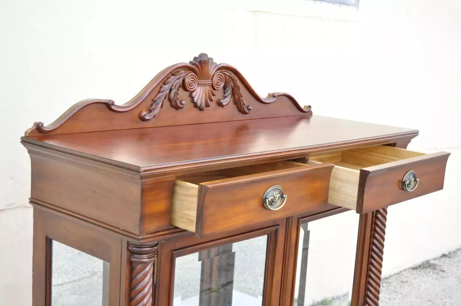 Wynwood Flex Steel Empire Carved Cherry Wood Glass Display Curio China Cabinet In Good Condition For Sale In Philadelphia, PA
