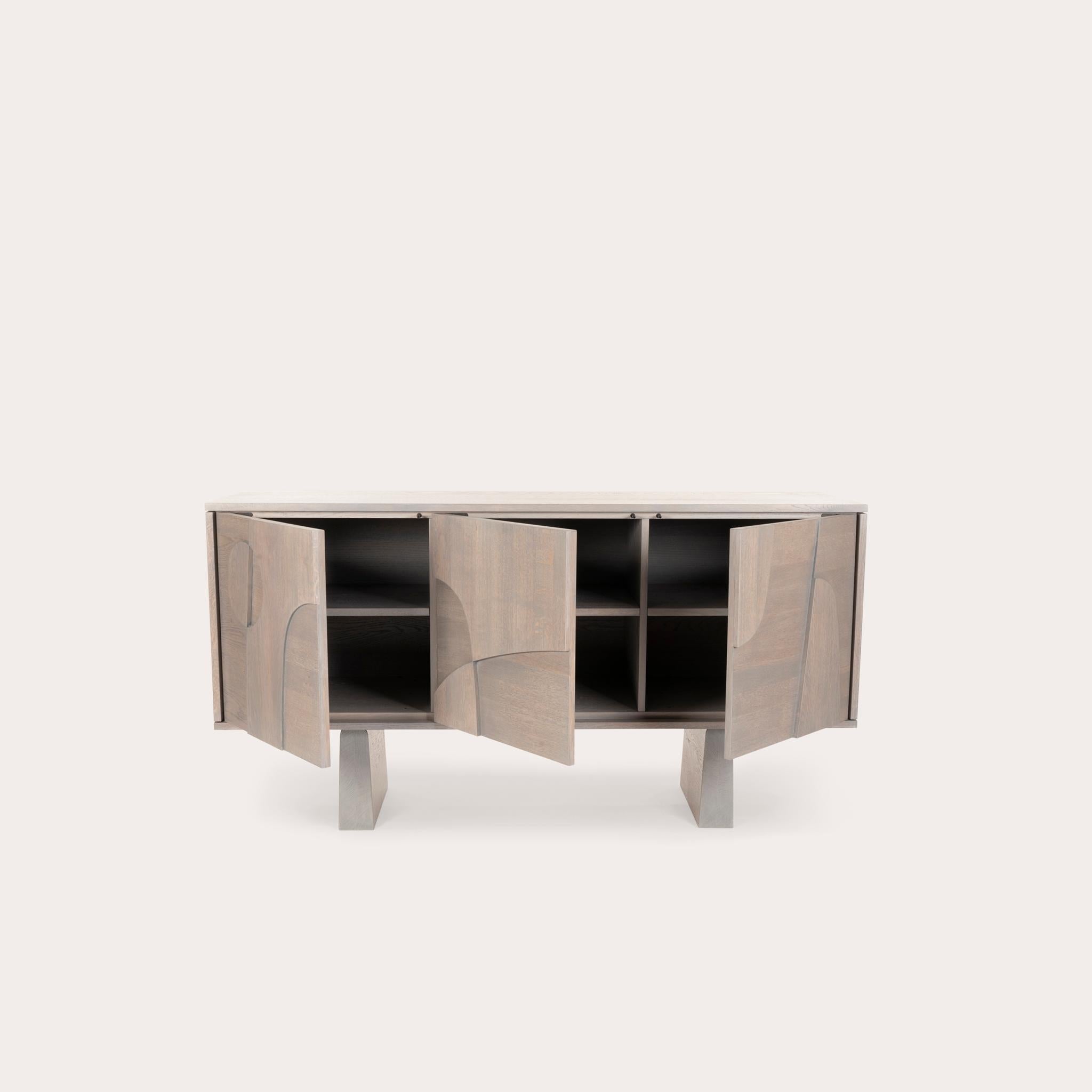 Moderne Buffet Wynwood de Sebastian Herkner en bois de chêne massif en vente