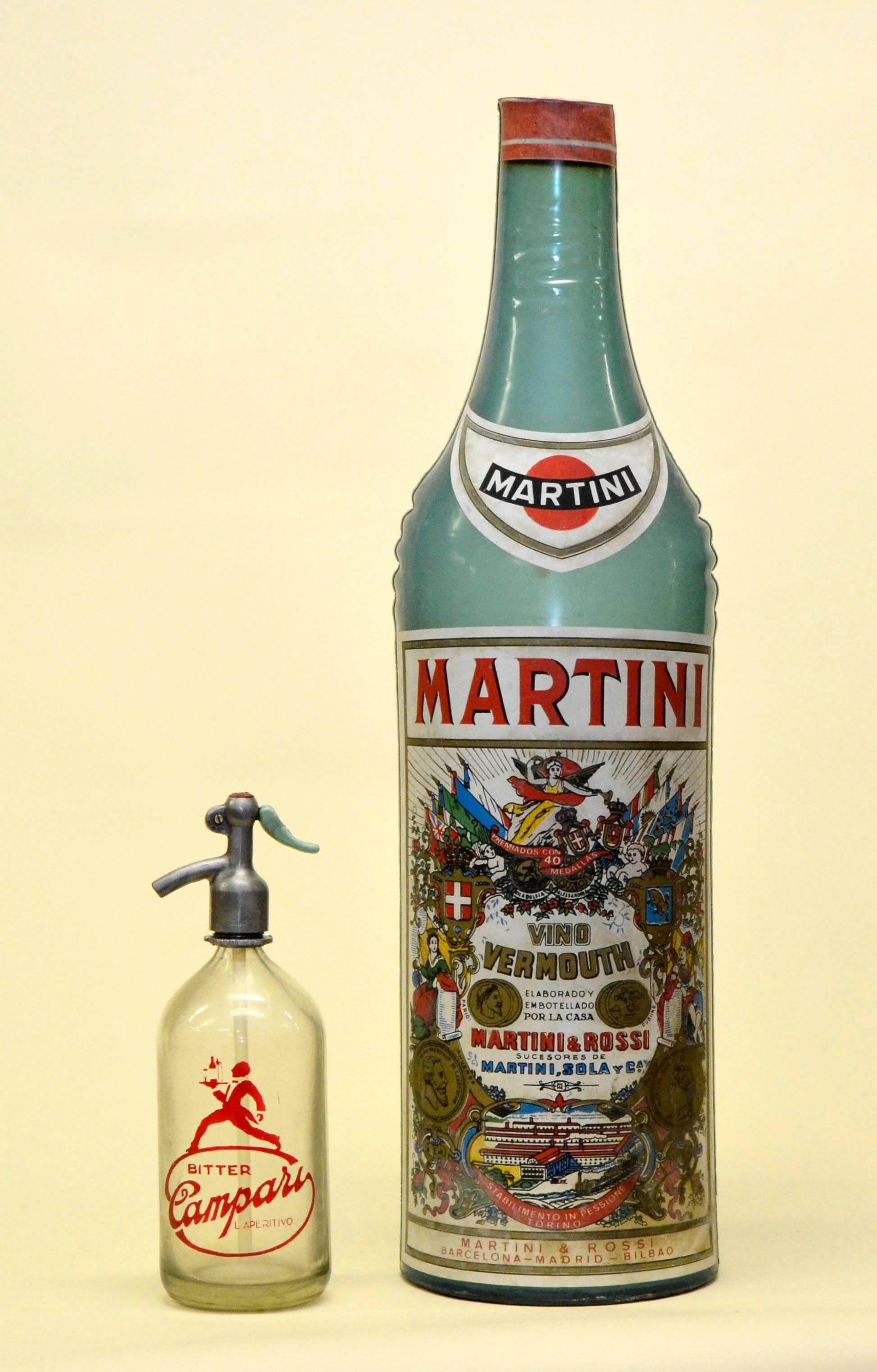 1970s Large Spanish Inflatable Martini & Rossi Promotion Plastic Bottle In Good Condition For Sale In Milan, IT