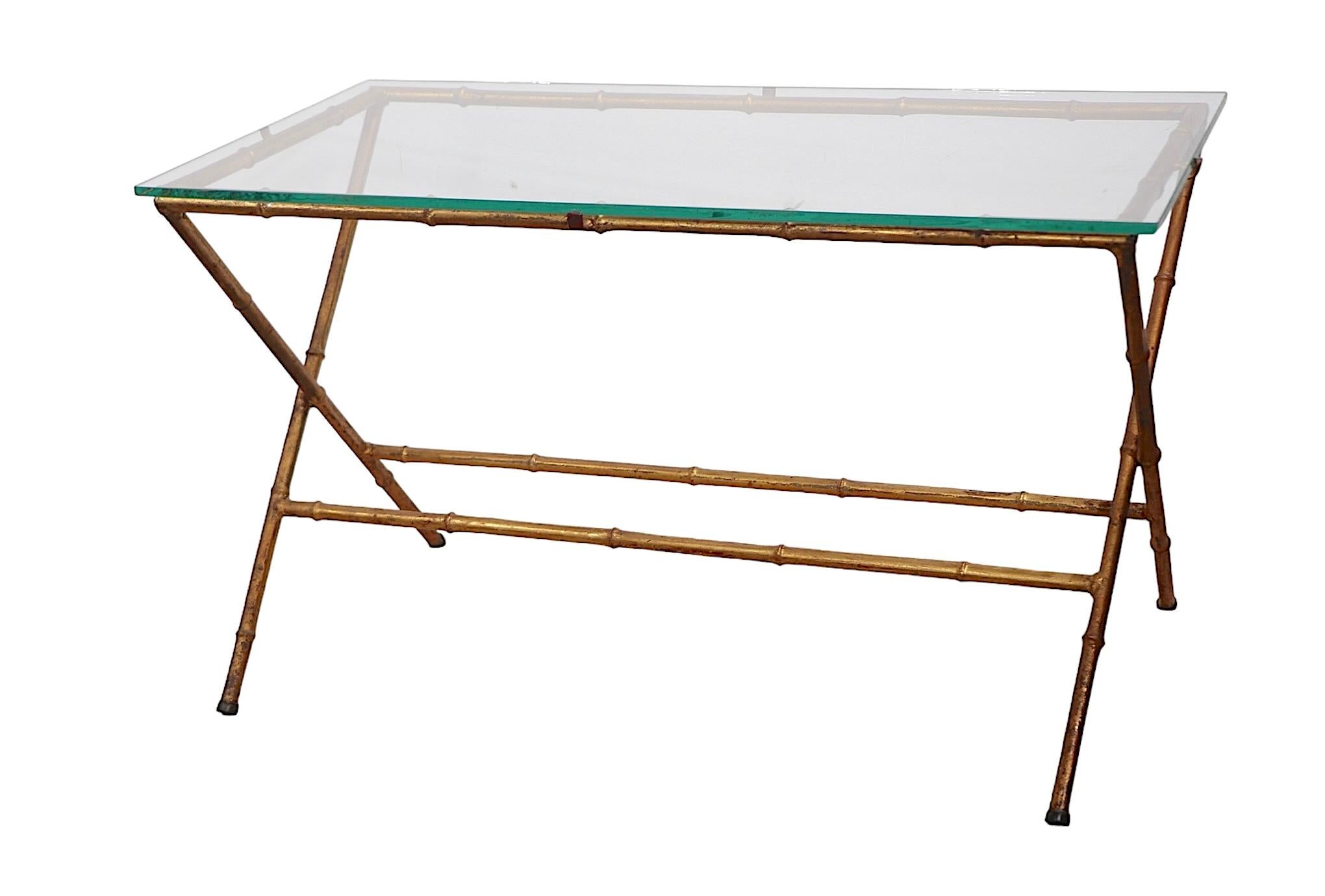 Table d'appoint en X et faux bambou doré fabriquée en Italie d'après la Maison Bagues en vente 6