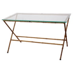 Mesa auxiliar con base en X de bambú sintético dorado Fabricada en Italia según Maison Bagues