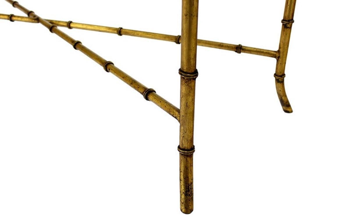 Table basse rectangulaire en faux bambou avec plateau en verre épais MINT !







Dans le style de Maison Bagues









Dans le style de Maison Bagues