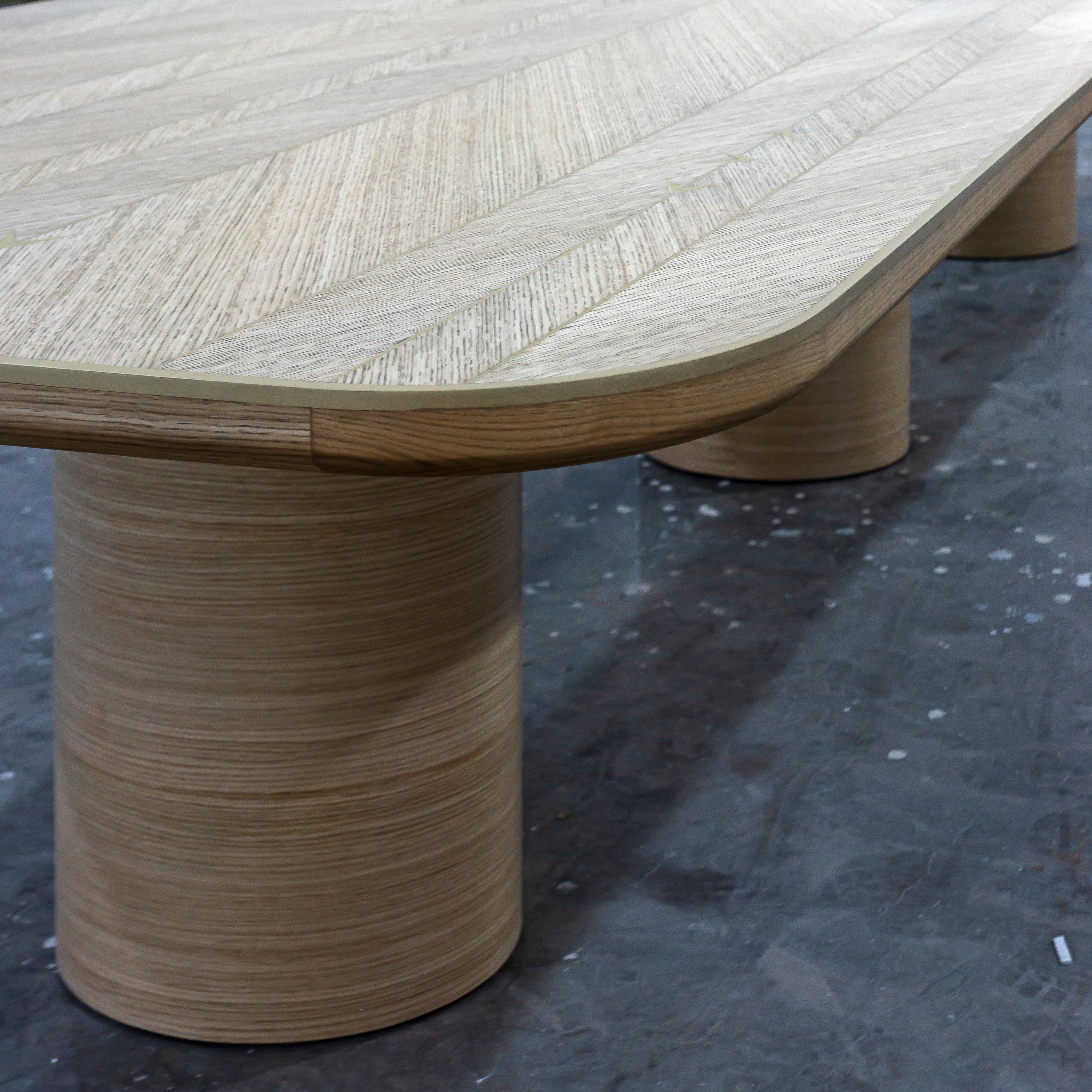 X dining table made of natural French Oak and brass inlays For Sale 2