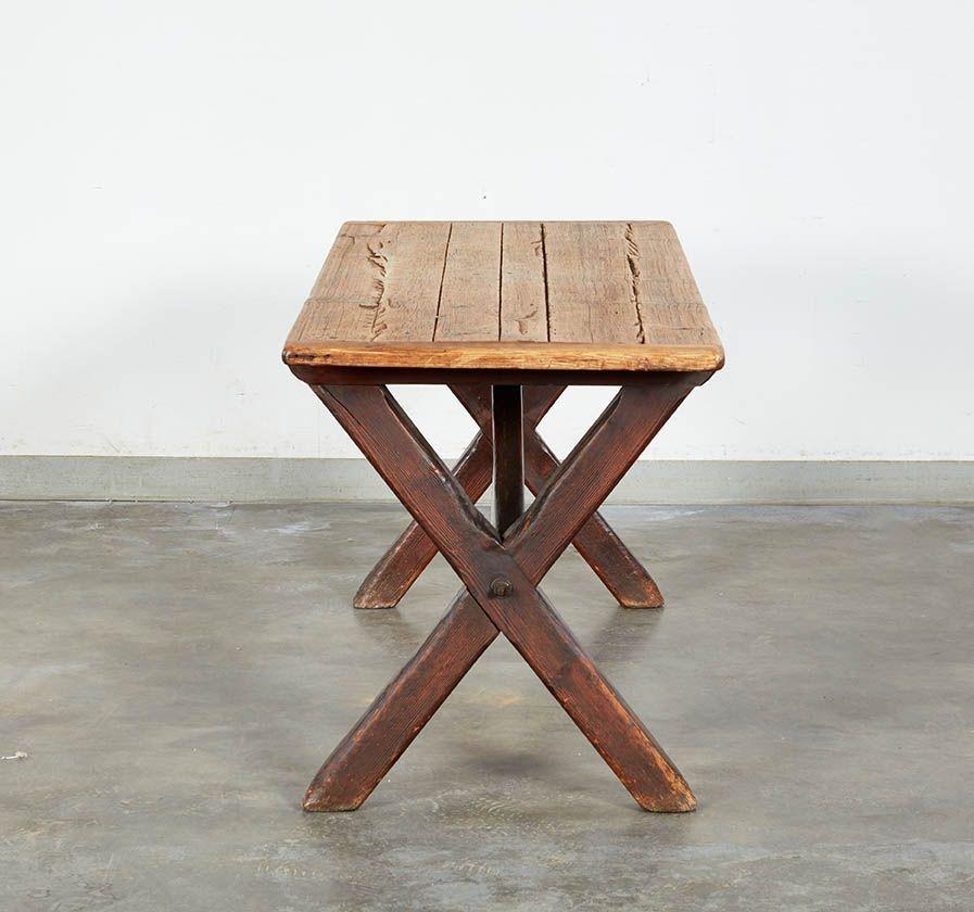 Rustique Table de pub à cadre en X en vente