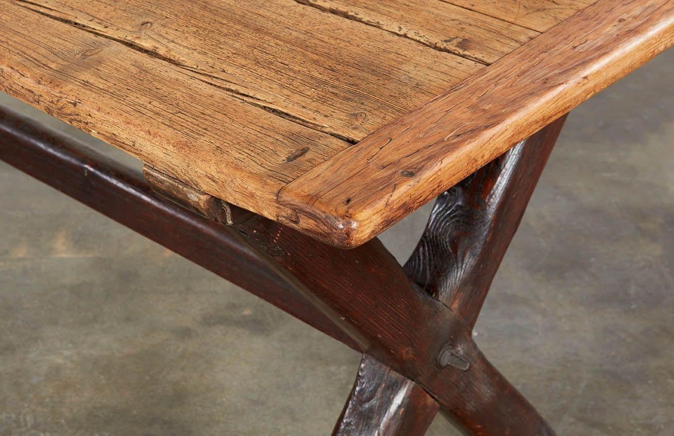 Milieu du XIXe siècle Table de pub à cadre en X en vente