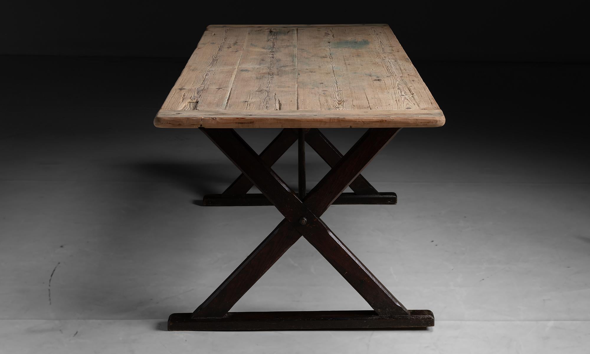 X-Frame Tisch, England um 1850 (19. Jahrhundert)
