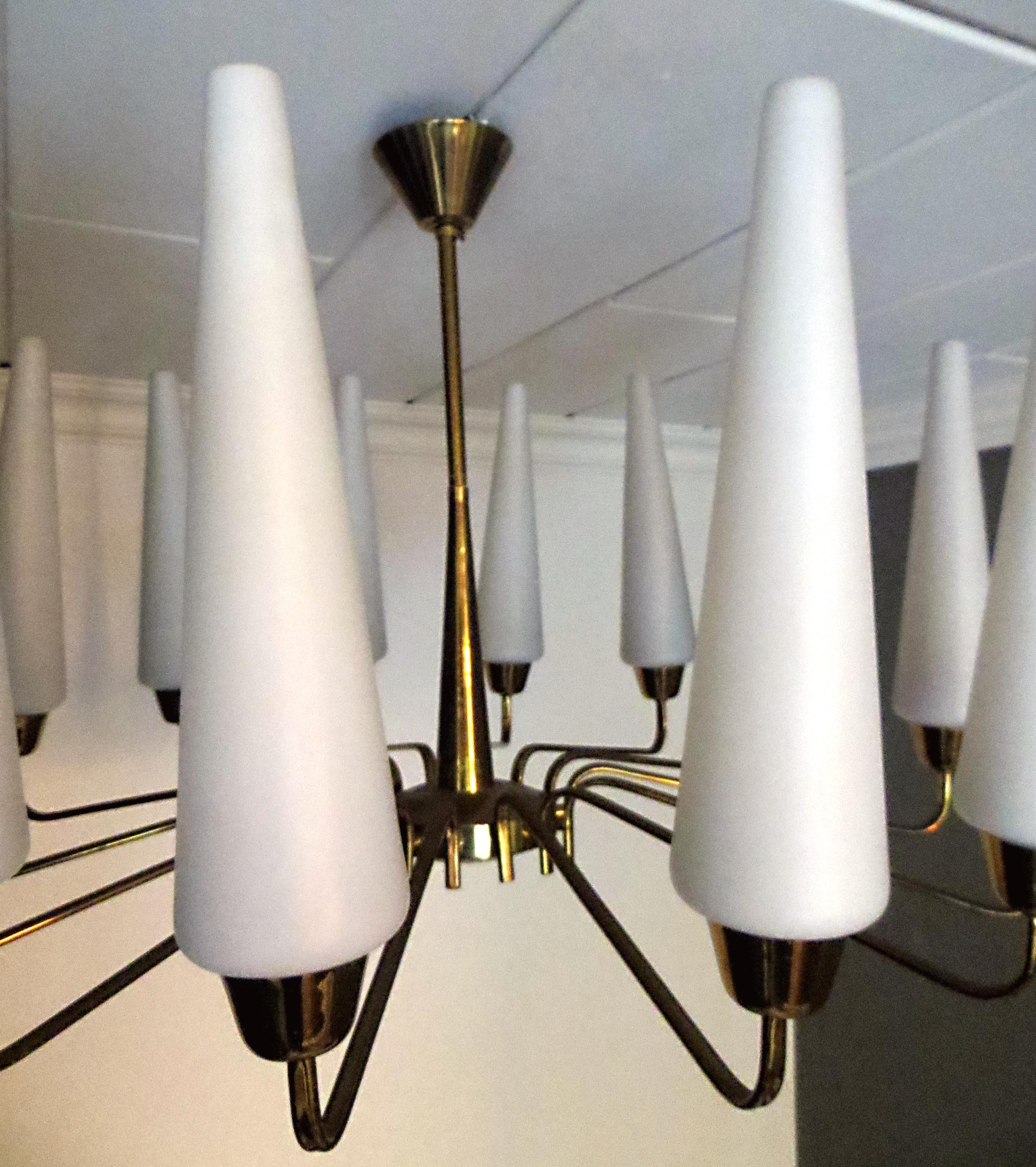 X-Large French Mid-Century Sunburst Chandelier with 14 White Satin Glasses 1950s For Sale 3