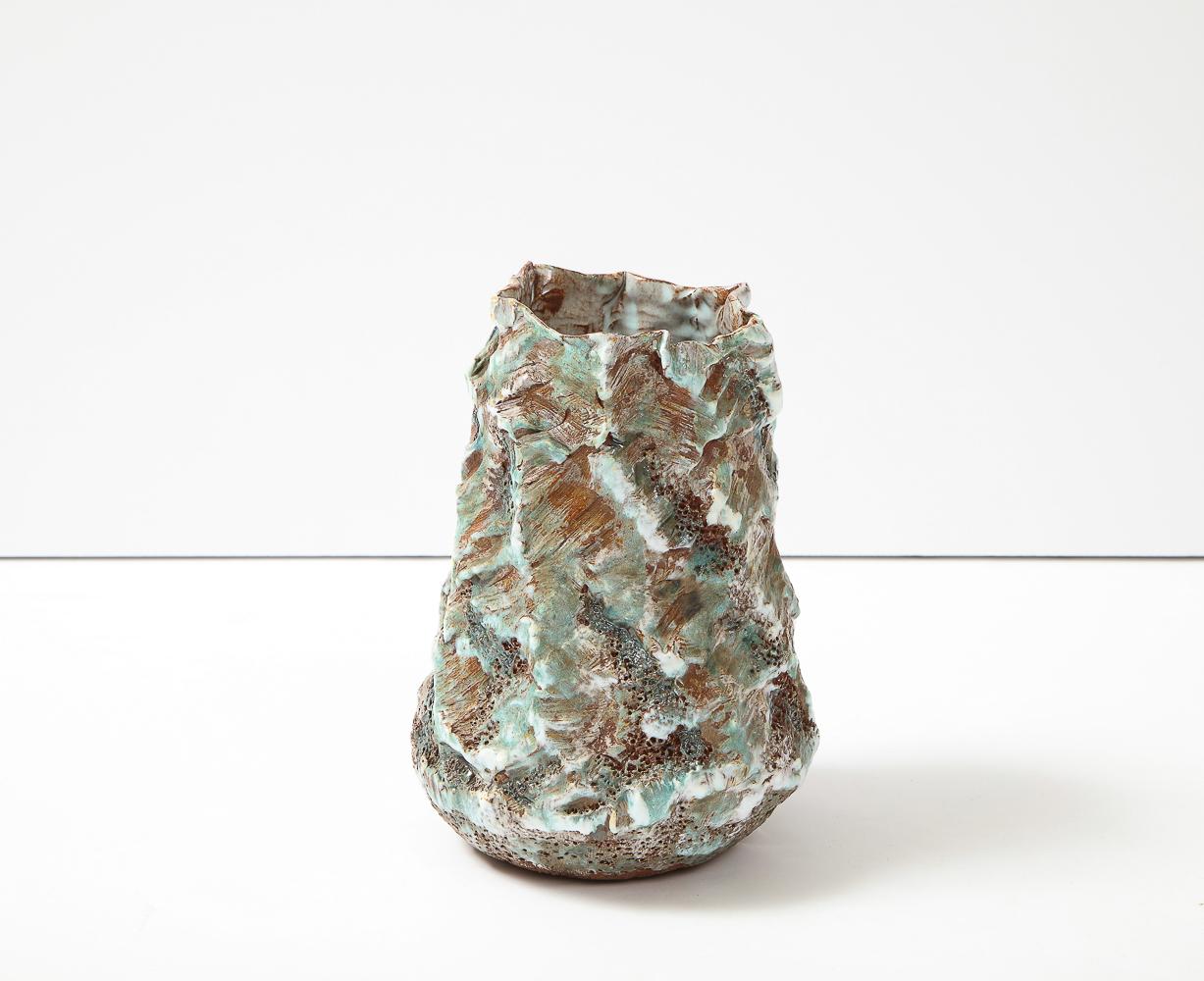 Grand vase sculptural en forme de X #4 de Dena Zemsky Neuf - En vente à New York, NY