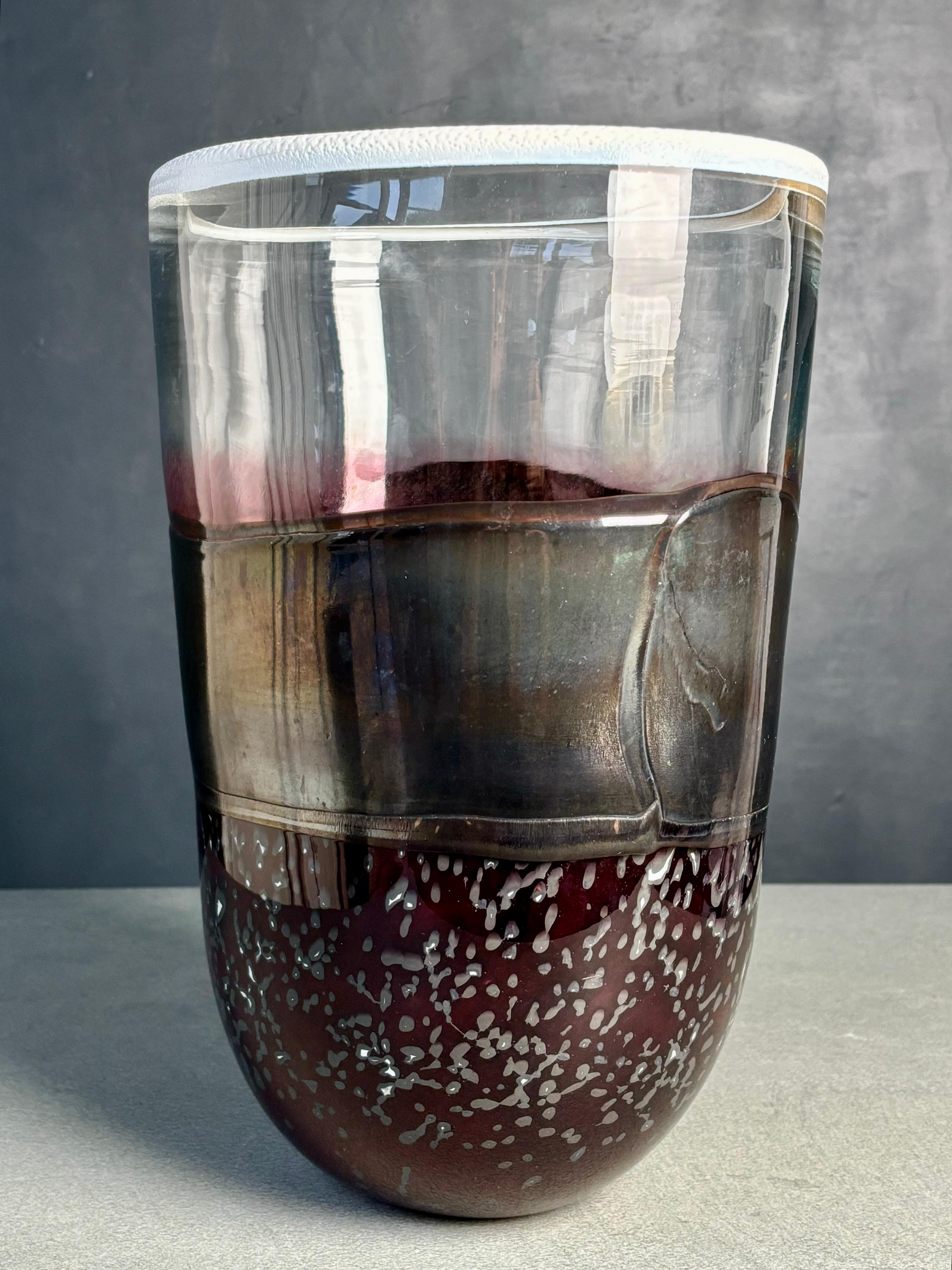 Vaso di vetro artistico modernista X-Large 1970s, unico nel suo genere in vendita 1