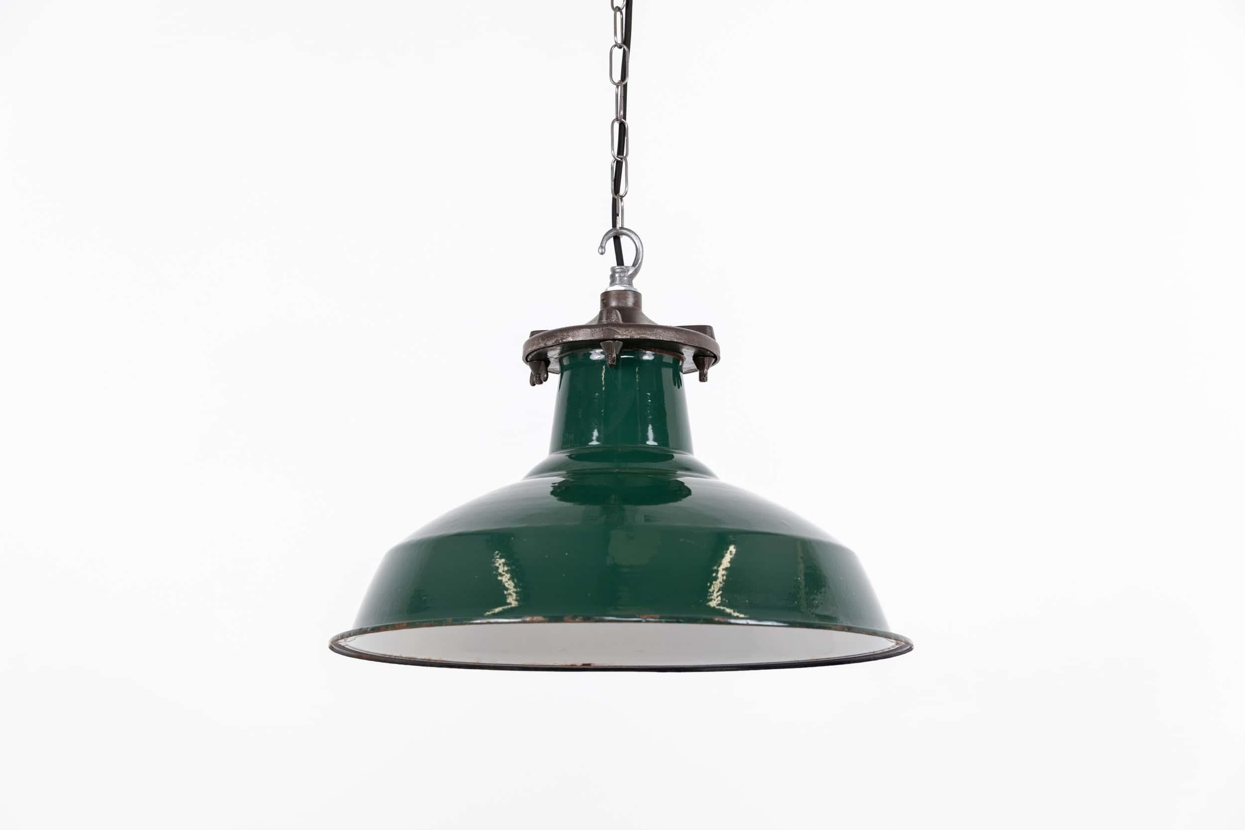 Inglese X-Large Vintage Industrial Simplex Green Enamel Factory Pendant Light, C.C. 1930 in vendita