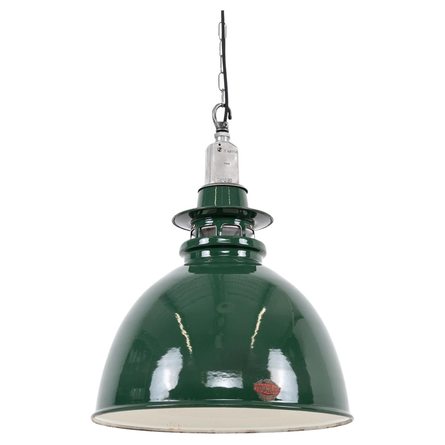 Grande lampe à suspension industrielle Thorlux vintage en émail vert, vers 1940 en vente