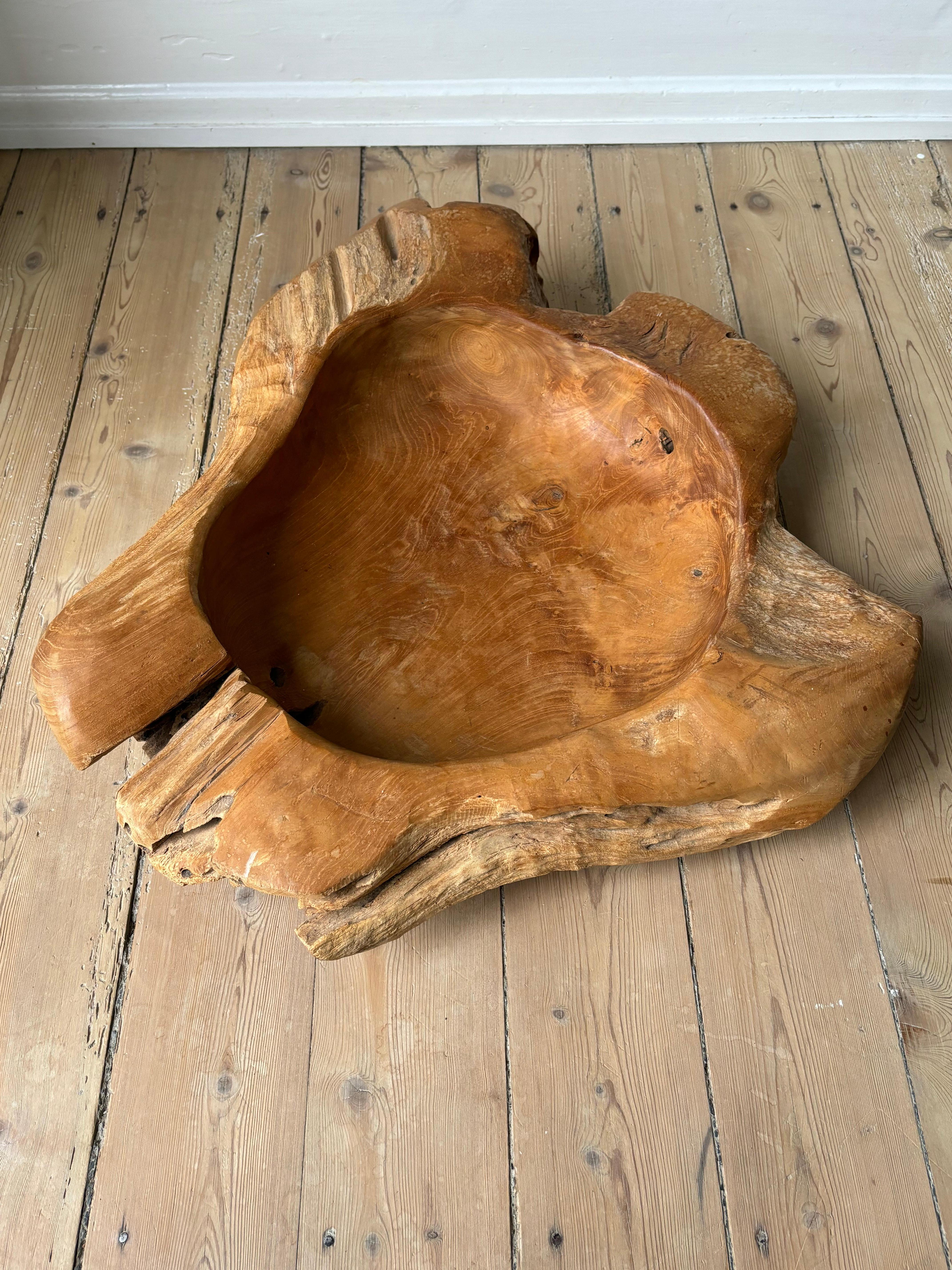 X-Large Vintage French Olive Wood Bowl, Early 20th Century For Sale 3
