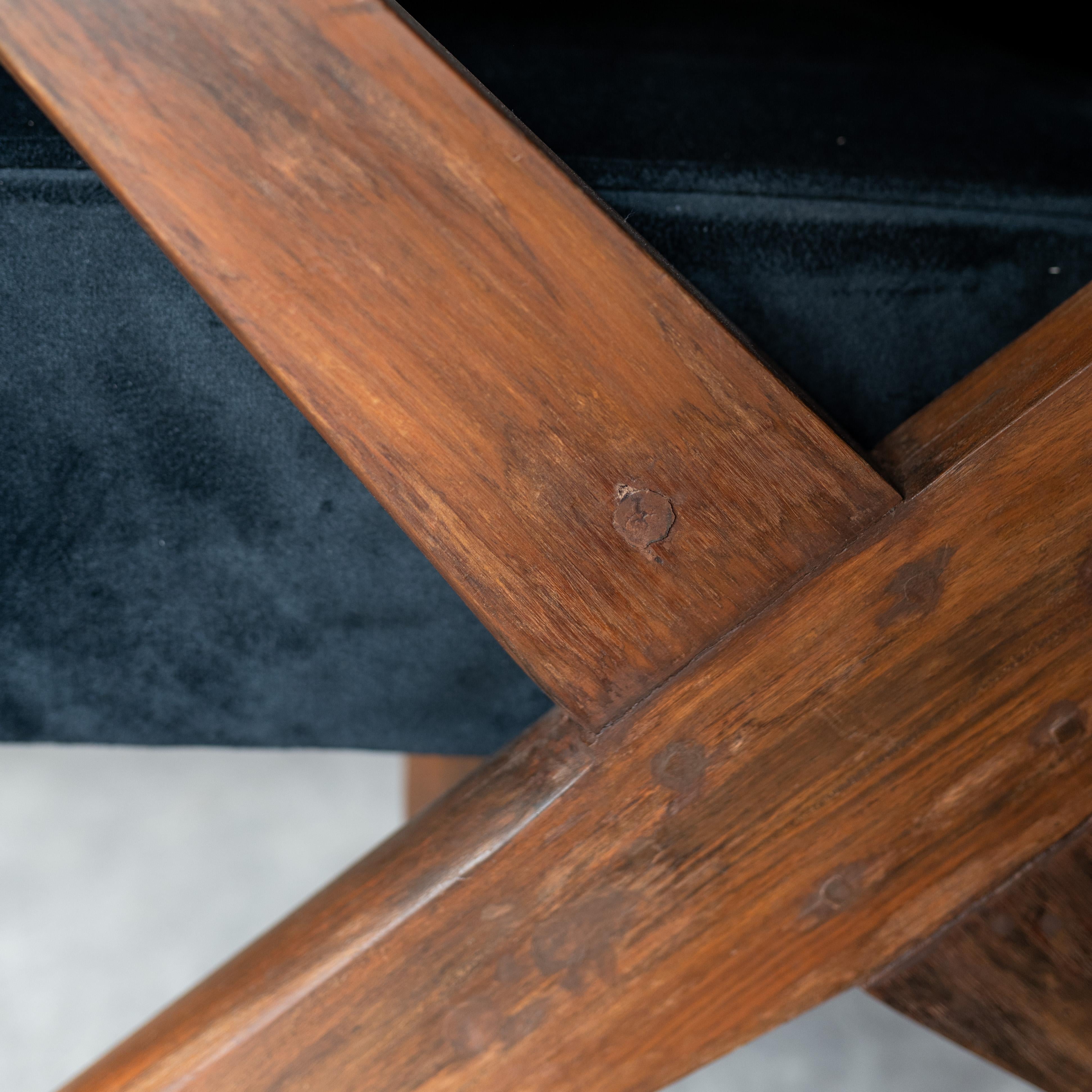 Sillón con patas en X de Pierre Jeanneret, Años 60, India en venta 5
