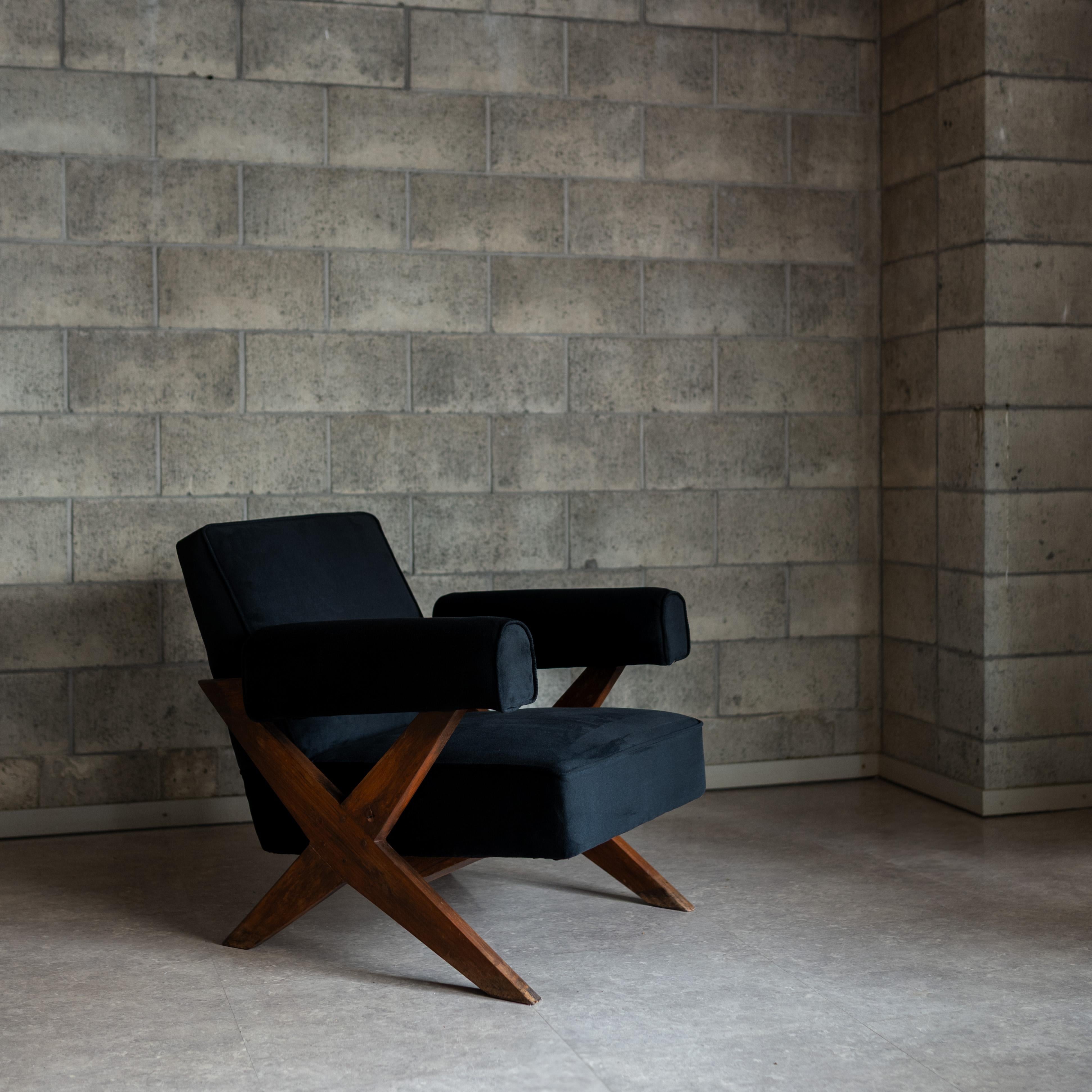 Sillón con patas en X de Pierre Jeanneret, Años 60, India Tela en venta