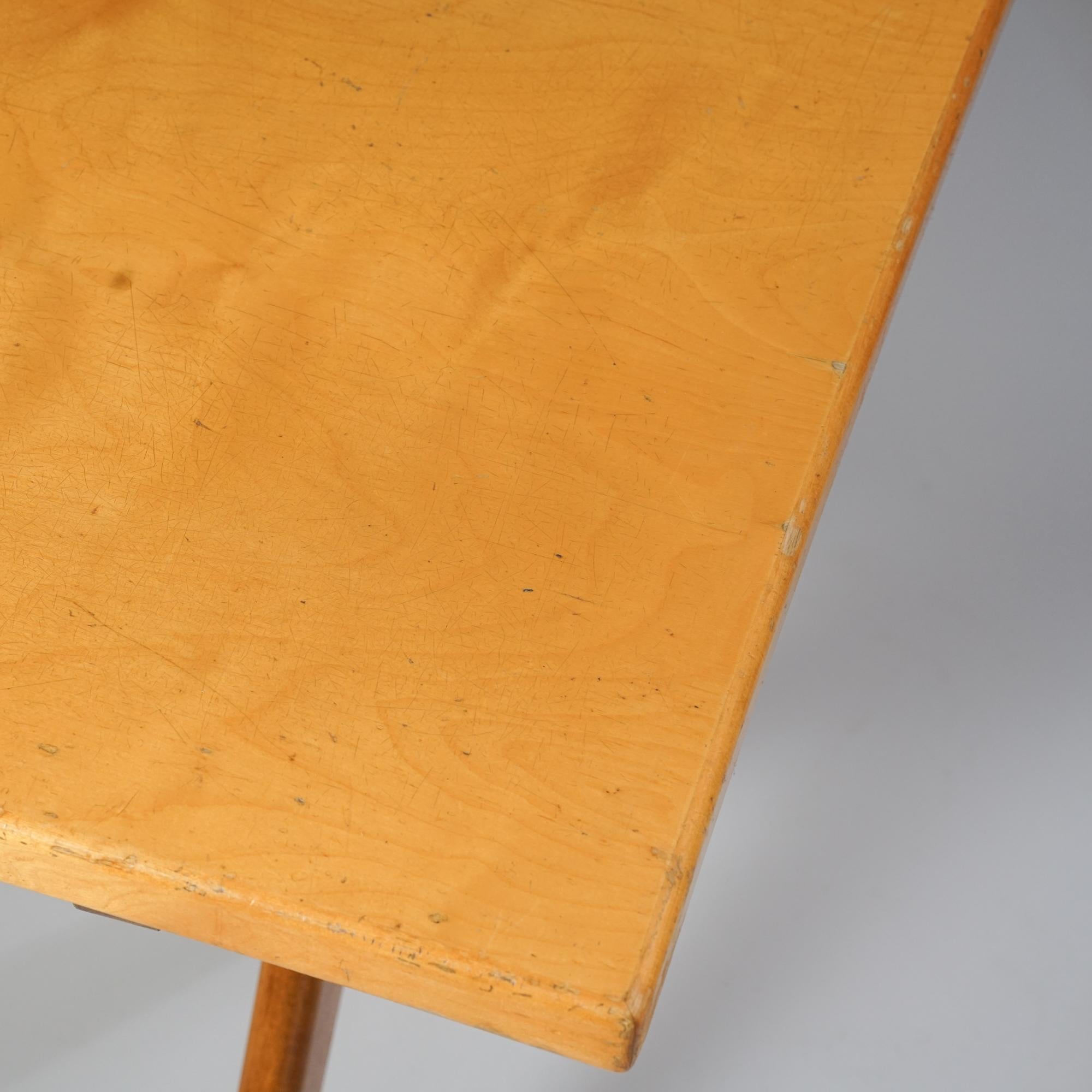 Patiné Table à pied en X, Ilmari Tapiovaara, Keravan Puuteollisuus Oy, années 1950 en vente