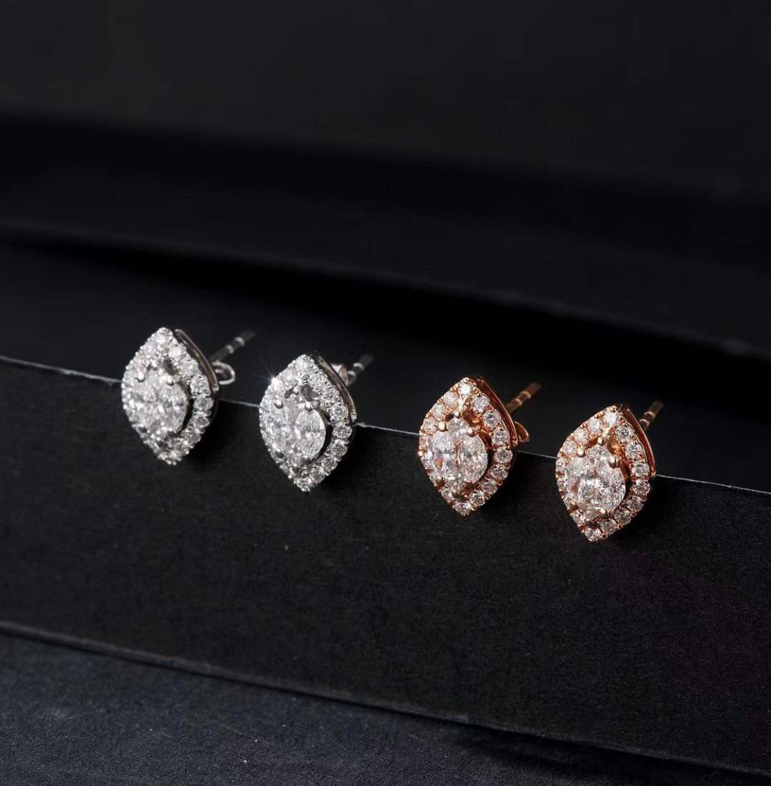 Highlight ear stud collection. Diamond 0.565 crt. 18k white gold , 18k rose gold available.