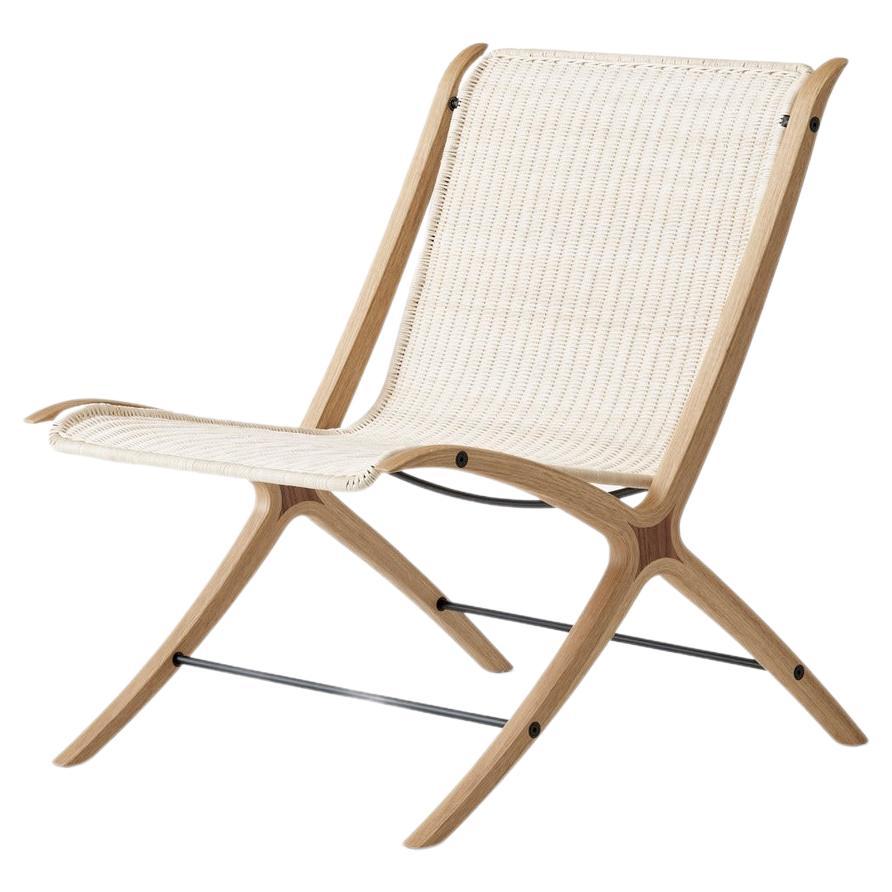 X Lounge Chair, HM10 OAK m. Intarsien aus Nussbaumholz und Sitz aus natürlichem Rattan für &Tradition
