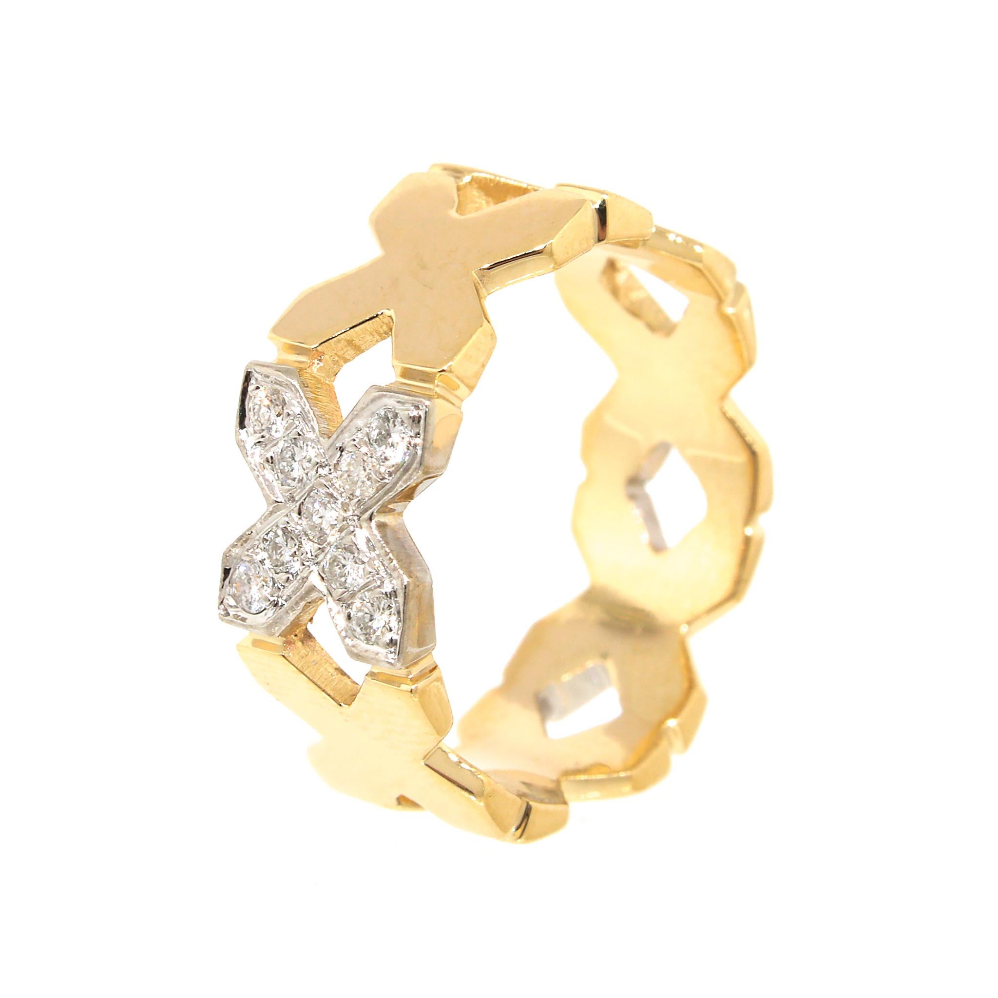 14 kt Yellow Gold
Diamond: 0.16 ct twd
Ring Size: 7.25
Total Weight: 5.5 grams