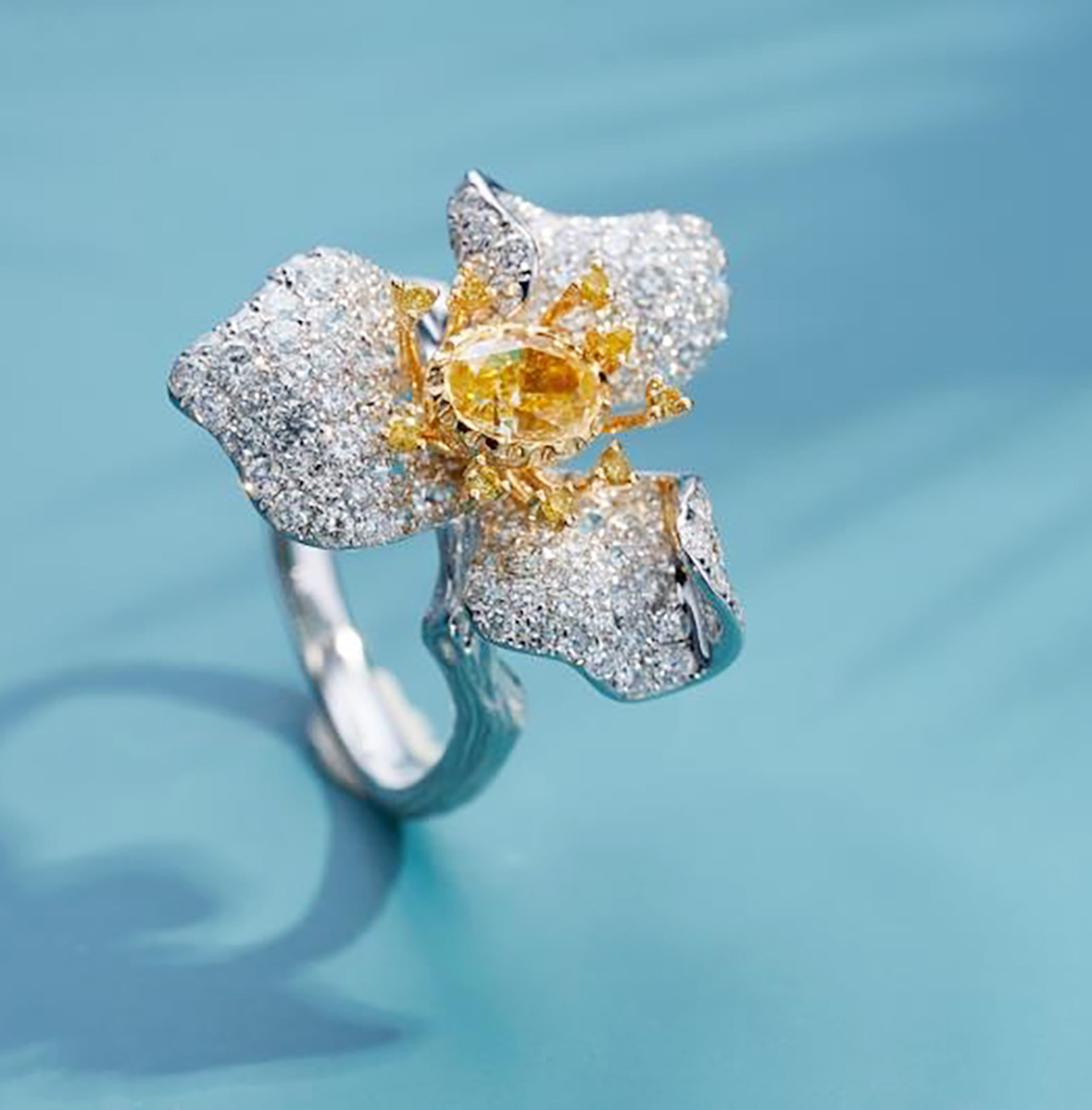 X Pansy (Ovalschliff) im Angebot