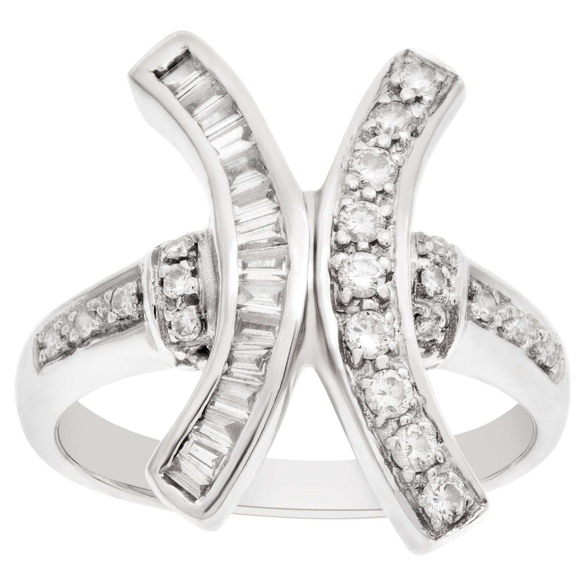 "X" Shaped Diamond Ring in 18k White Gold. 0.30 Carats in Diamonds For Sale