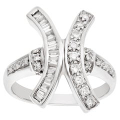 Vintage "X" Shaped Diamond Ring in 18k White Gold. 0.30 Carats in Diamonds