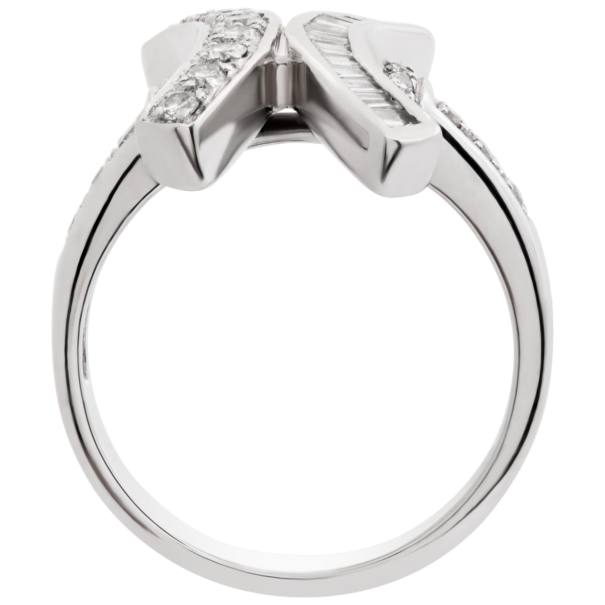 Round Cut X Shaped Diamond Ring in 18k White Gold, 0.30 Carats in Diamonds For Sale