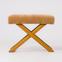 X-förmige Eichenholzbank nach JM Frank mit Karamell P. Frey Mohair - Frankreich 1940er Jahre