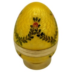 X-Pequeñas coronas de flores pintadas a mano con esmalte amarillo Fabergé estilo huevo Salimbeni