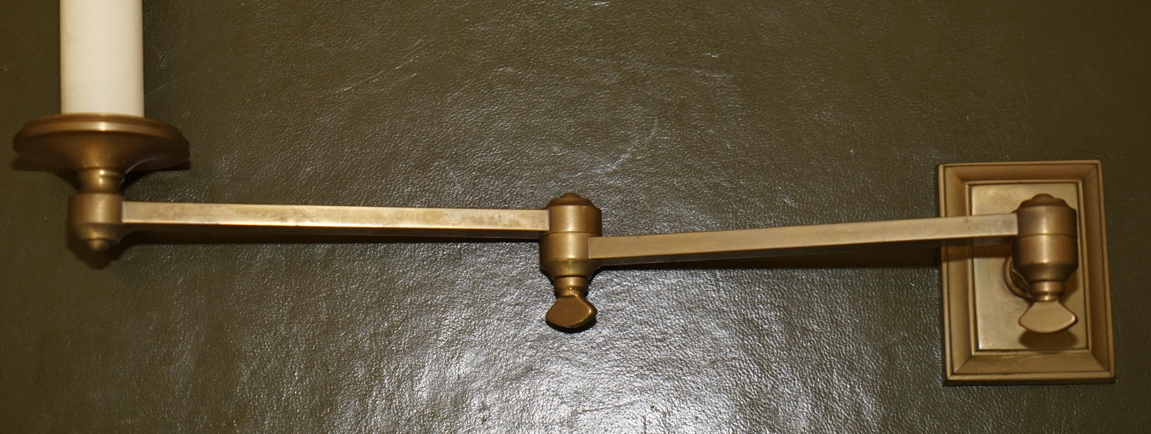 x2 pares de candelabros de pared articulados de latón dorado y bronceado en venta 2