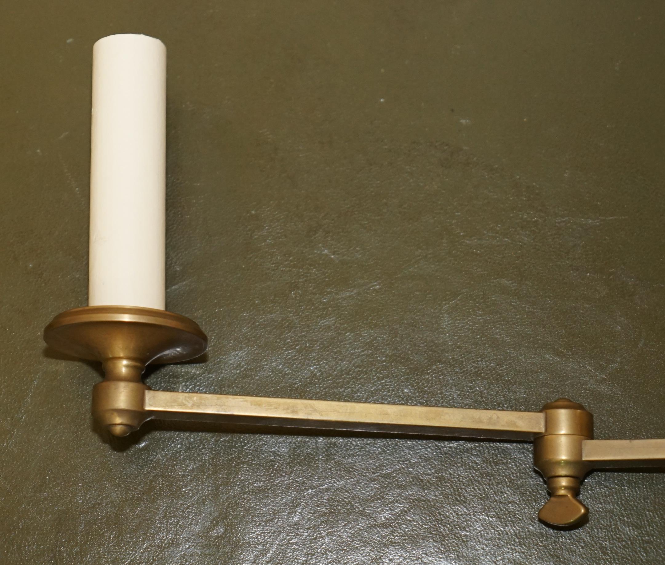 x2 pares de candelabros de pared articulados de latón dorado y bronceado en venta 3