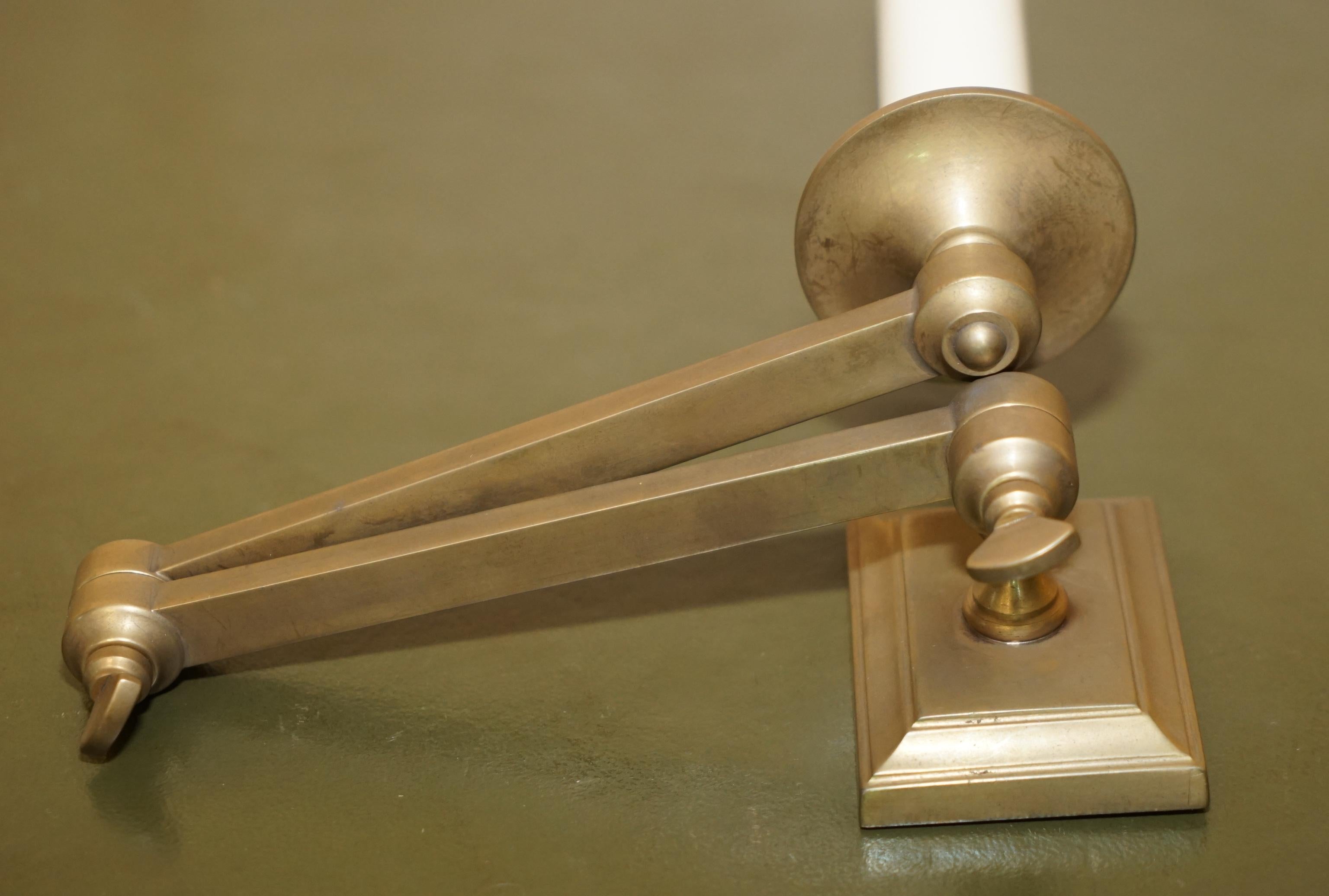 x2 pares de candelabros de pared articulados de latón dorado y bronceado Belga en venta