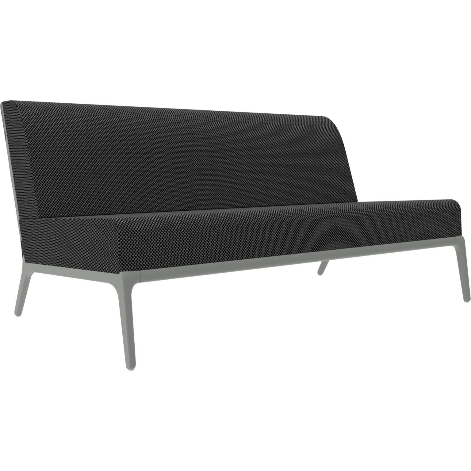 Xaloc central 160 silver modular sofa by MOWEE
Dimensions: D100 x W160 x H81 cm (Seat Height 42cm)
Material: Aluminium, Textile
Weight: 35.5 kg
Also Available in different colours and finishes. 

 Xaloc synthesizes the lines of interior