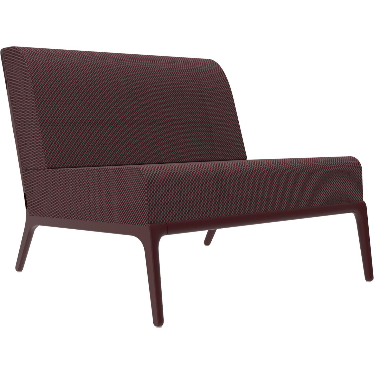 Xaloc central 90 burgundy modular sofa by MOWEE
Dimensions: D100 x W90 x H81 cm (Seat Height 42cm)
Material: Aluminium, Textile
Weight: 24 kg
Also Available in different colours and finishes. 

 Xaloc synthesizes the lines of interior