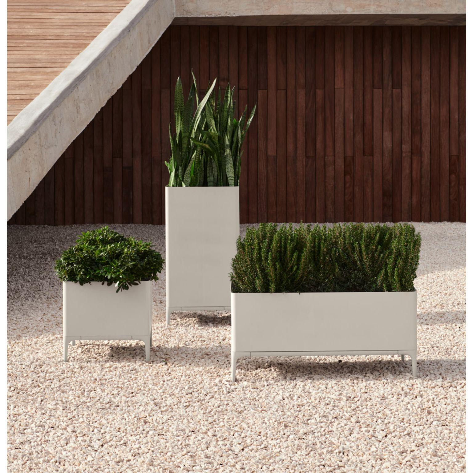 Xaloc Chocolate Planter by Mowee In New Condition For Sale In Geneve, CH