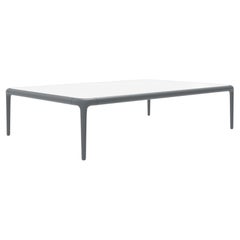 Table basse grise Xaloc 120 avec plateau en verre de Mowee