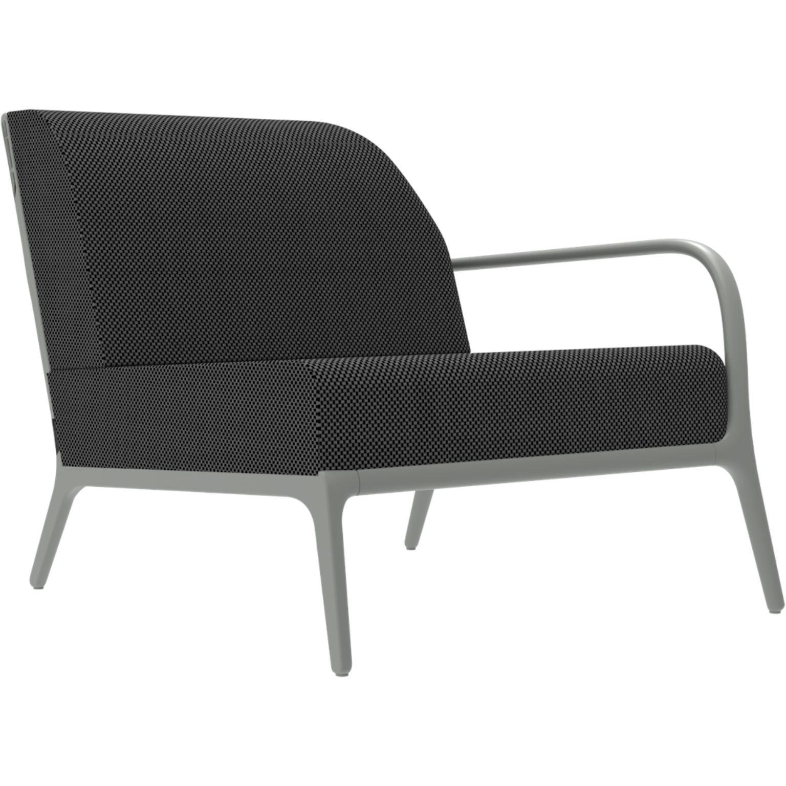 Sofá Modular Xaloc Izquierda 90 Plata by MOWEE
Dimensiones: P100 x An 90 x Al 81 cm (Altura del asiento 42 cm)
Material: Aluminio, Textil
Peso: 25 kg
También disponible en distintos colores y acabados. 

 Xaloc sintetiza las líneas del
