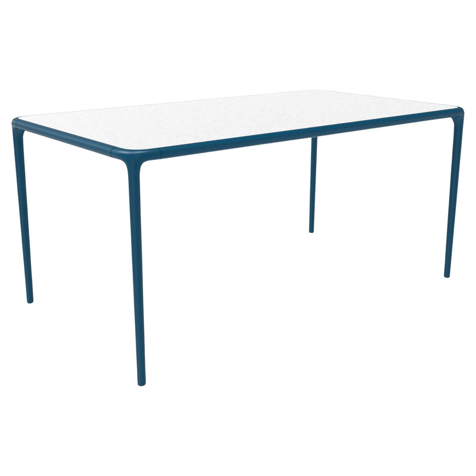 Xaloc Marineblauer Tisch mit Glasplatte 160 von Mowee